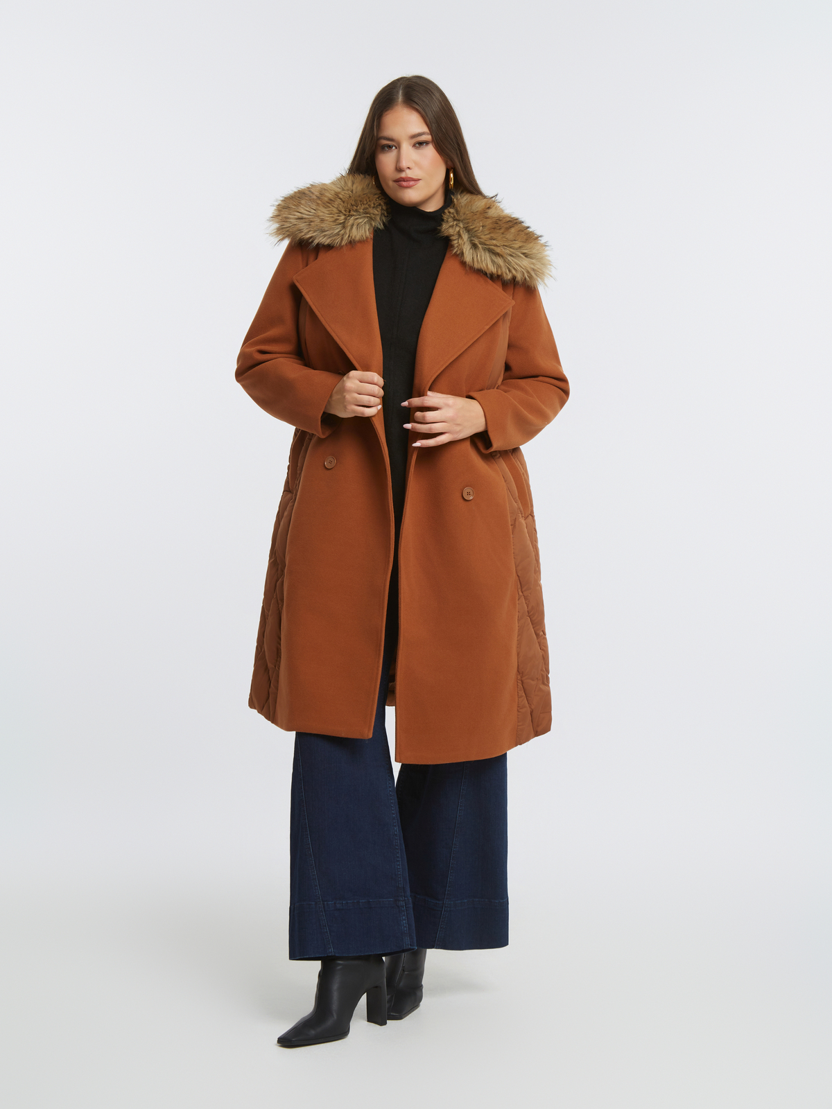 Μακρύ καπιτονέ παλτό με faux fur γιακά & ζώνη φωτογραφία