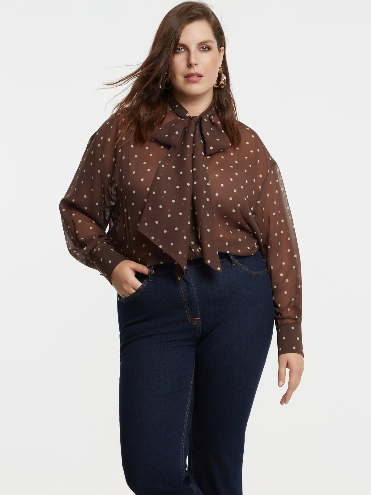 Πουκάμισο πουά με δέσιμο στο λαιμό φωτογραφία