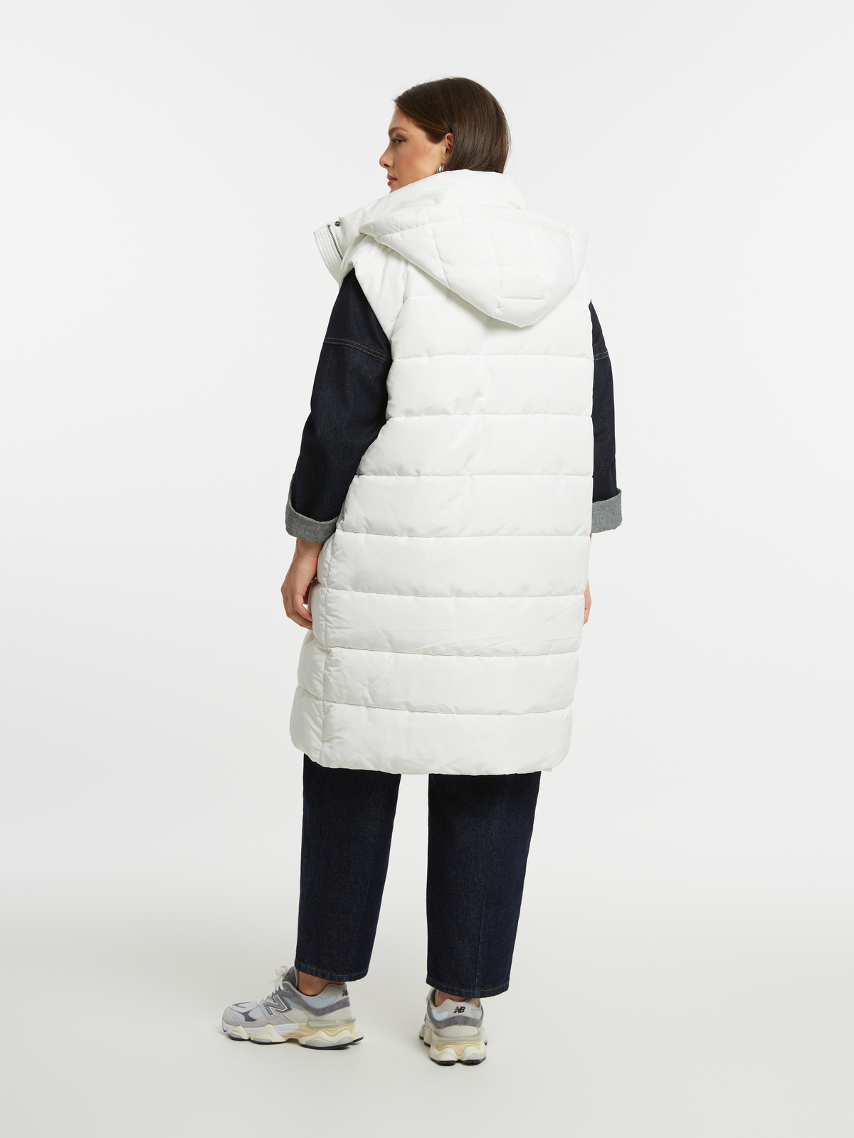 Μακρύ αμάνικο μπουφάν με αποσπώμενη κουκούλα φωτογραφία