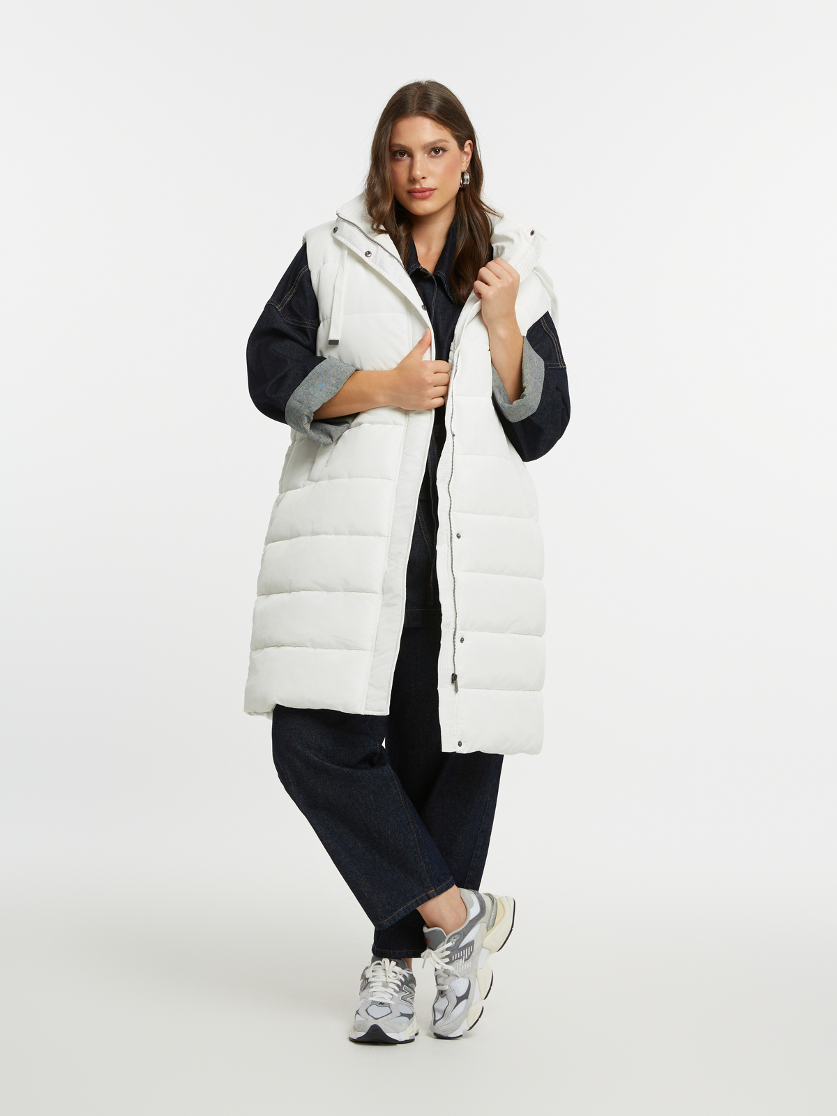 Μακρύ αμάνικο μπουφάν με αποσπώμενη κουκούλα φωτογραφία