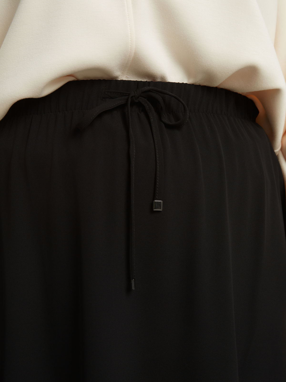 Maxi φούστα σε Α-γραμμή φωτογραφία