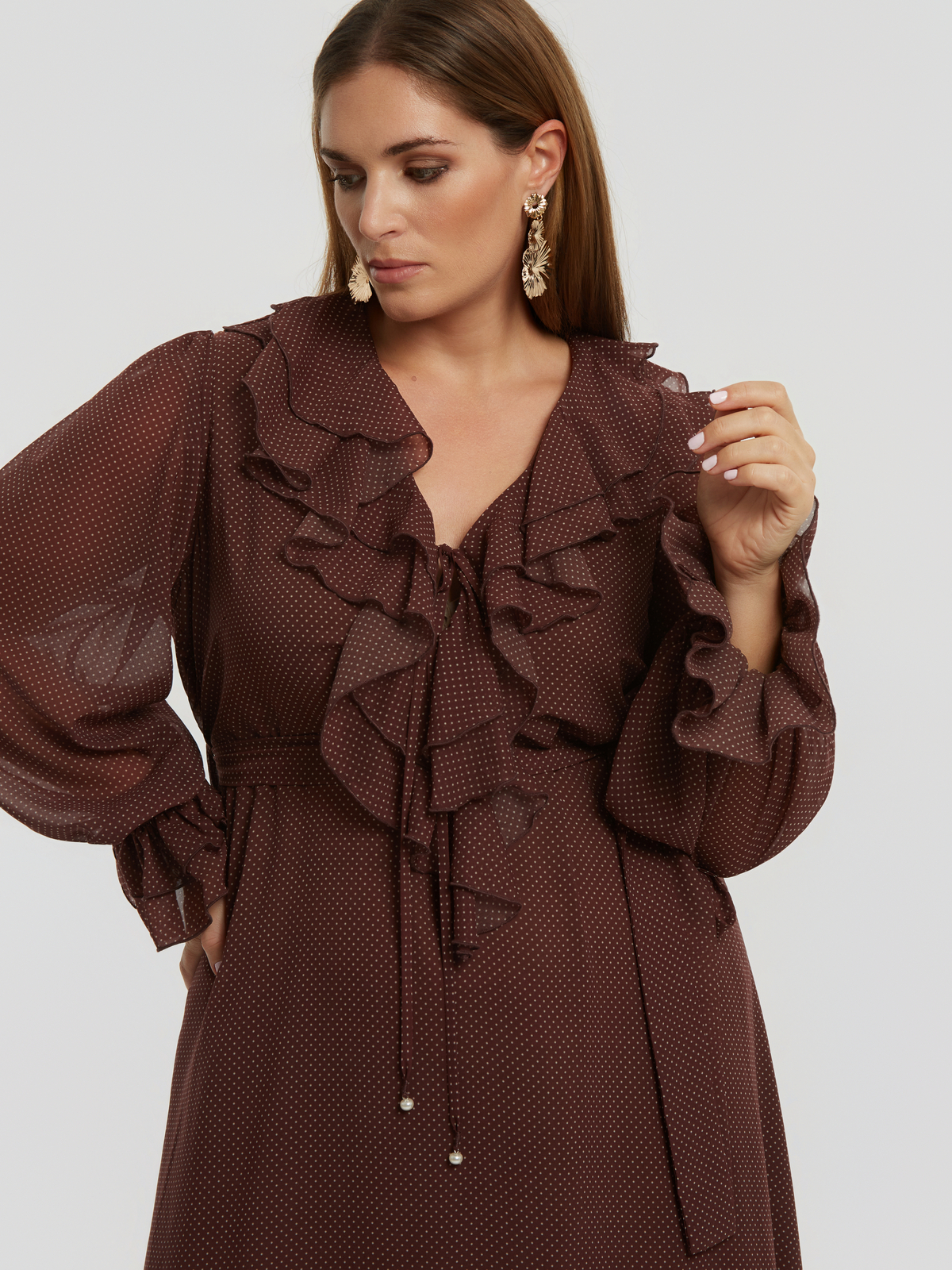 Maxi φόρεμα με βολάν και πουά μοτίβο φωτογραφία