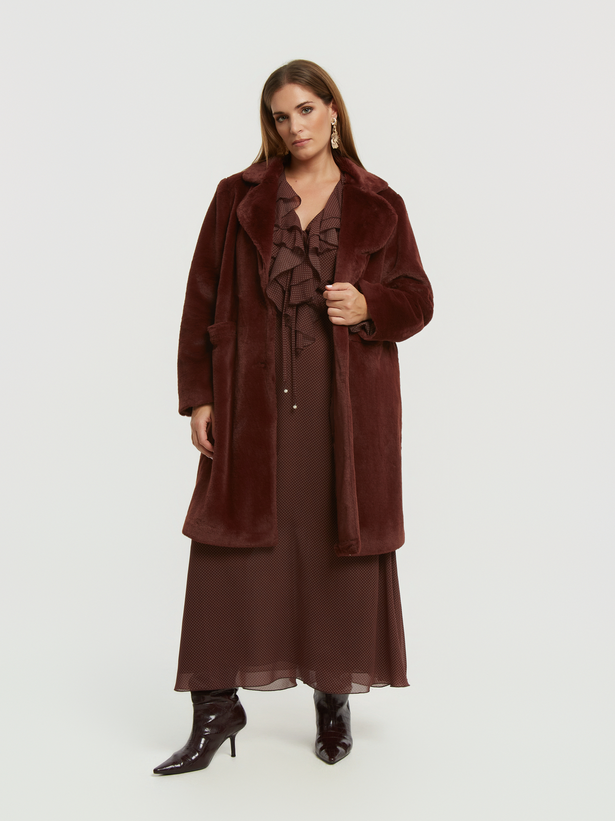 Maxi φόρεμα με βολάν και πουά μοτίβο φωτογραφία