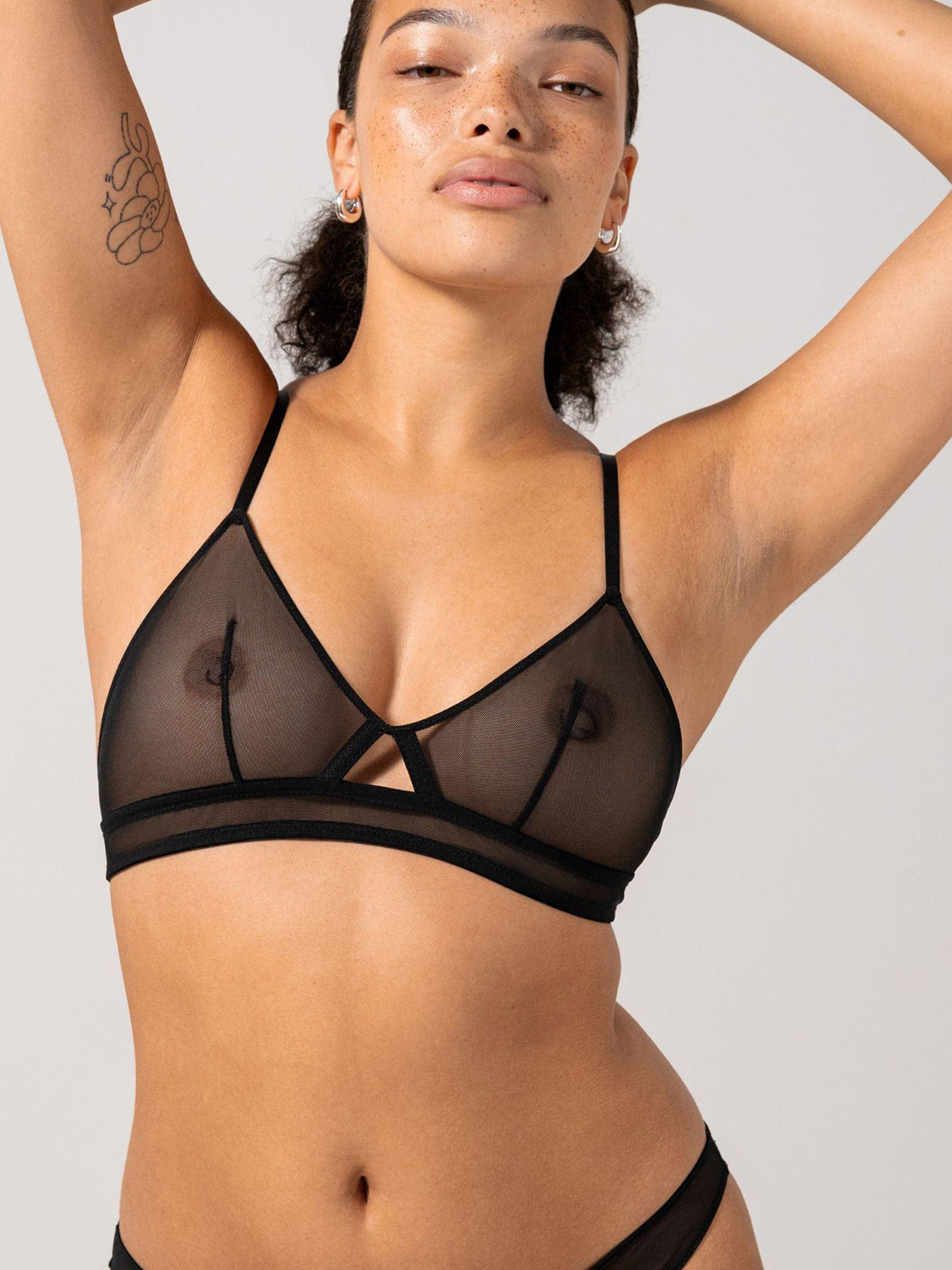 Σουτιέν Cut-Out Triangle Διχτυωτό Μαύρο φωτογραφία