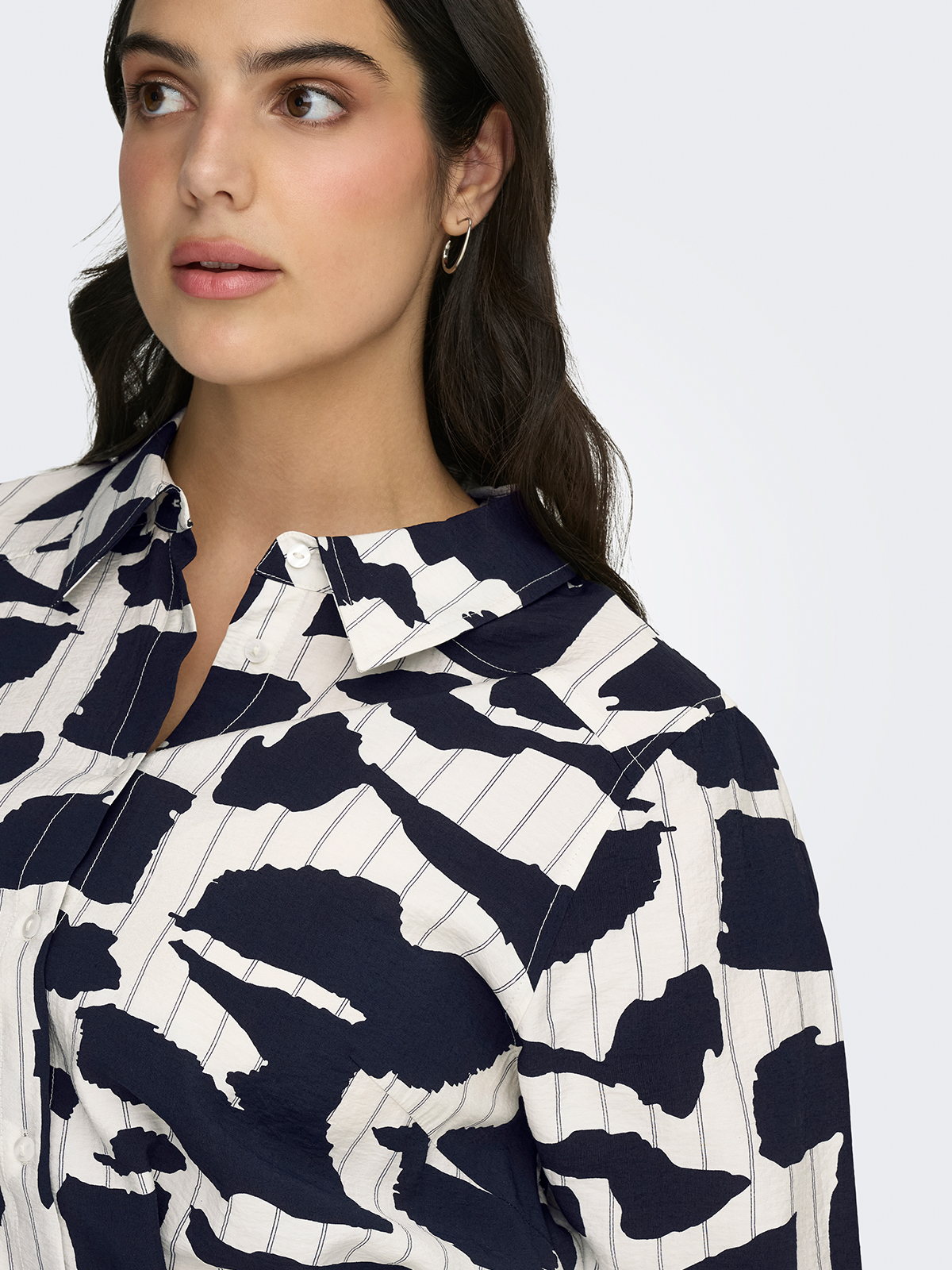 Μίντι φόρεμα Carmisia φωτογραφία