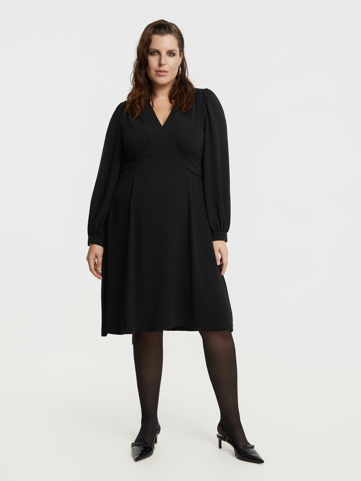 Midi φόρεμα με δέσιμο στη μέση φωτογραφία