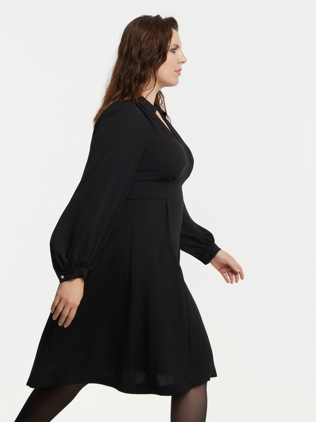 Midi φόρεμα με δέσιμο στη μέση φωτογραφία