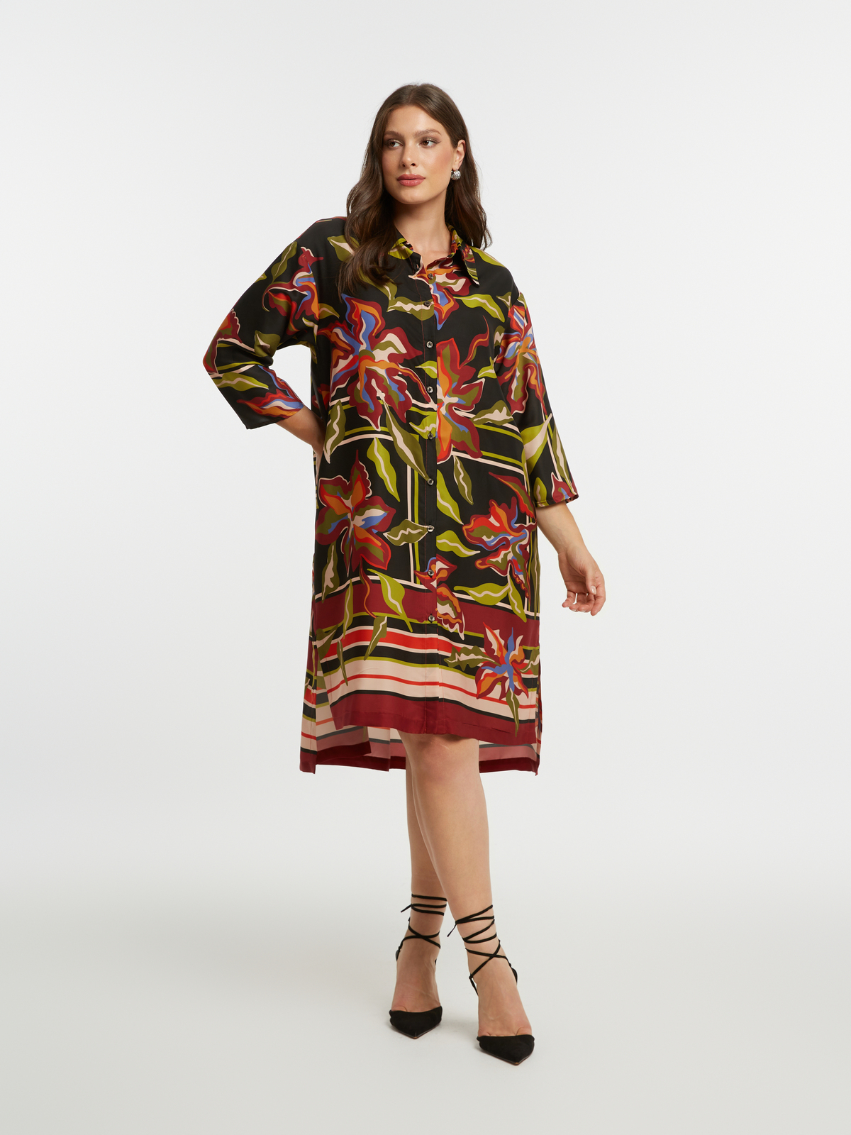 Φόρεμα σεμιζιέ με tropical μοτίβο φωτογραφία