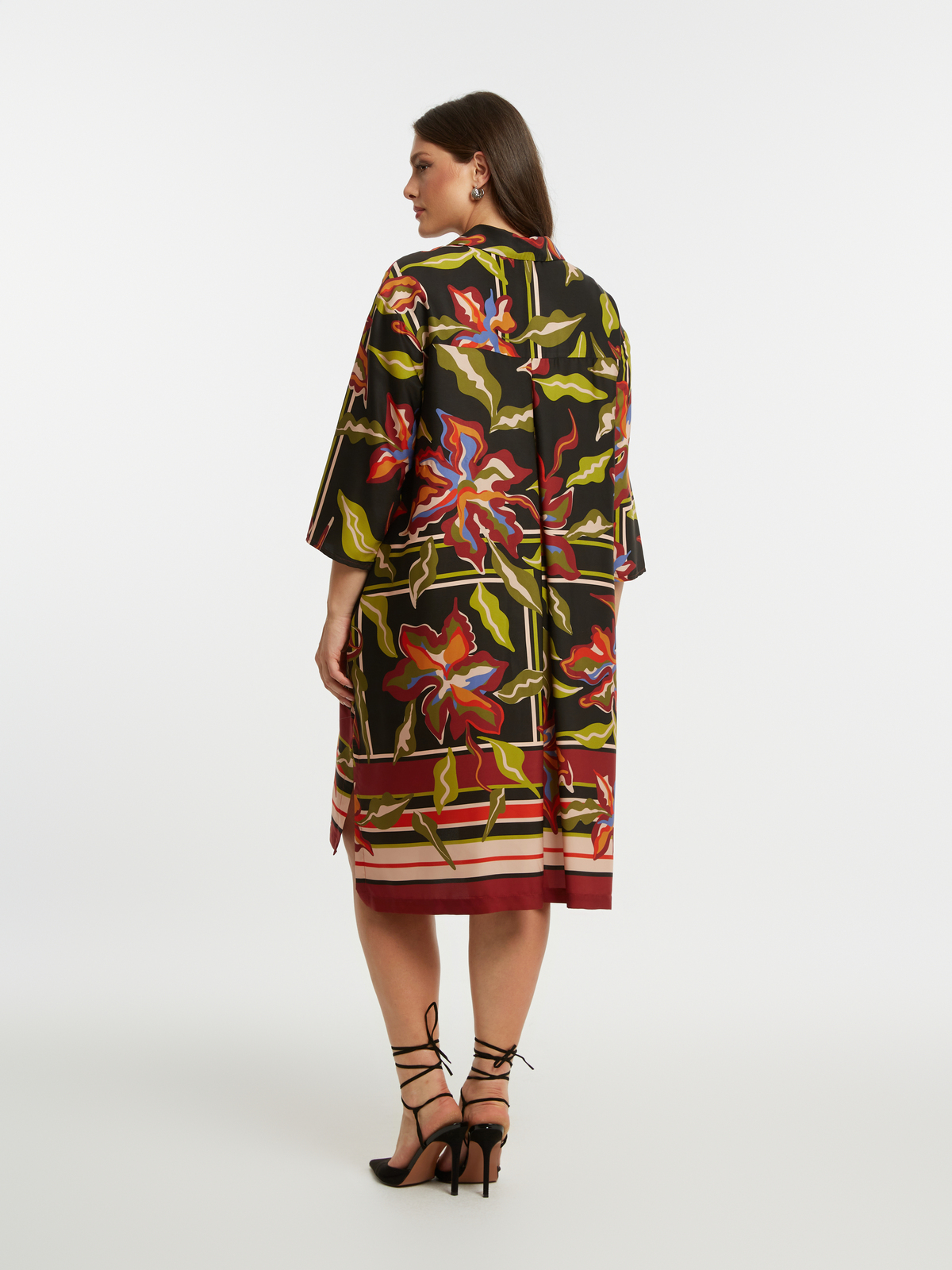 Φόρεμα σεμιζιέ με tropical μοτίβο φωτογραφία