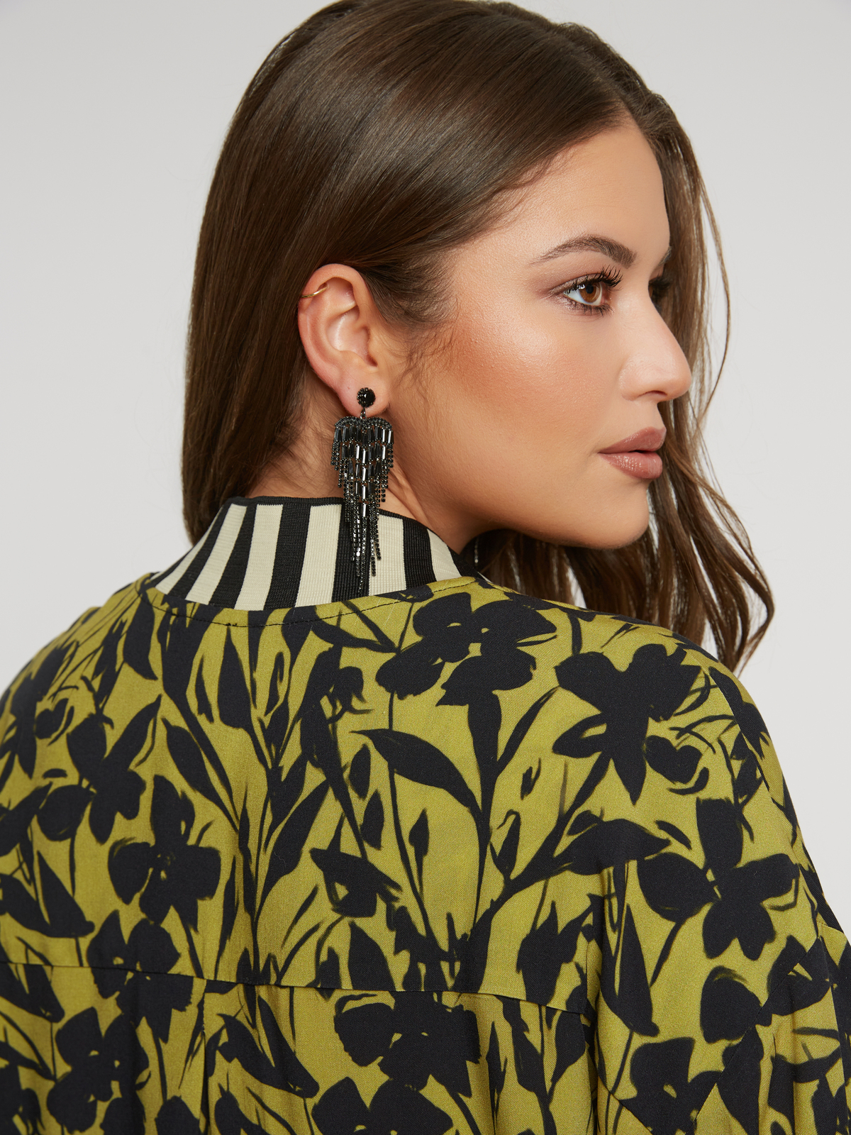 Μπλούζα βισκόζη με φλοράλ μοτίβο φωτογραφία