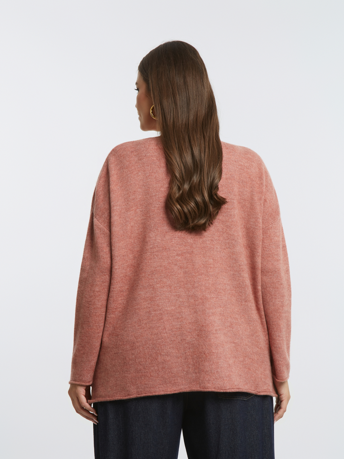 Πλεκτή μπλούζα με V-λαιμόκοψη και χαλαρή γραμμή φωτογραφία