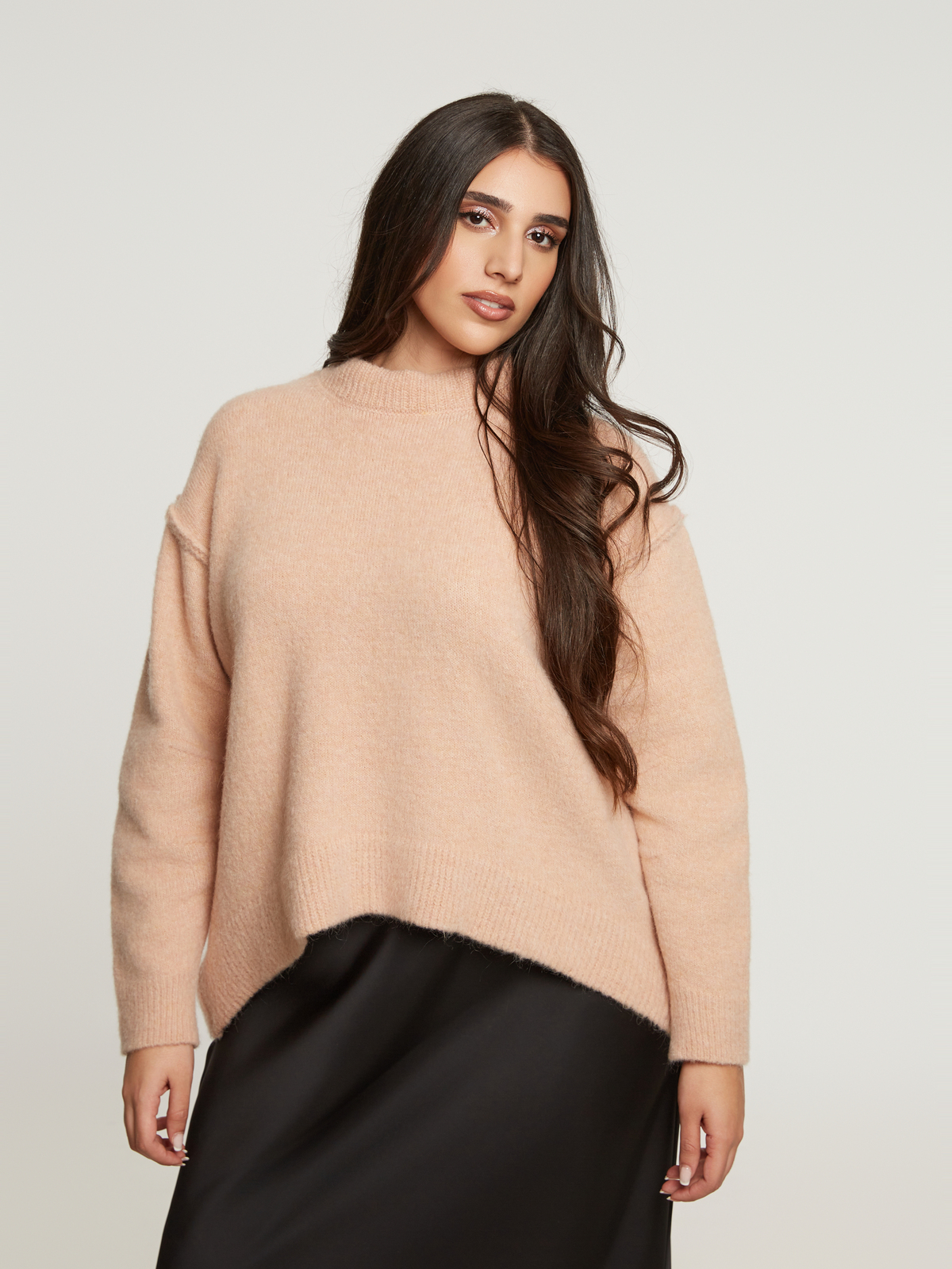 Cropped πλεκτό με μοντέρνο τελείωμα φωτογραφία