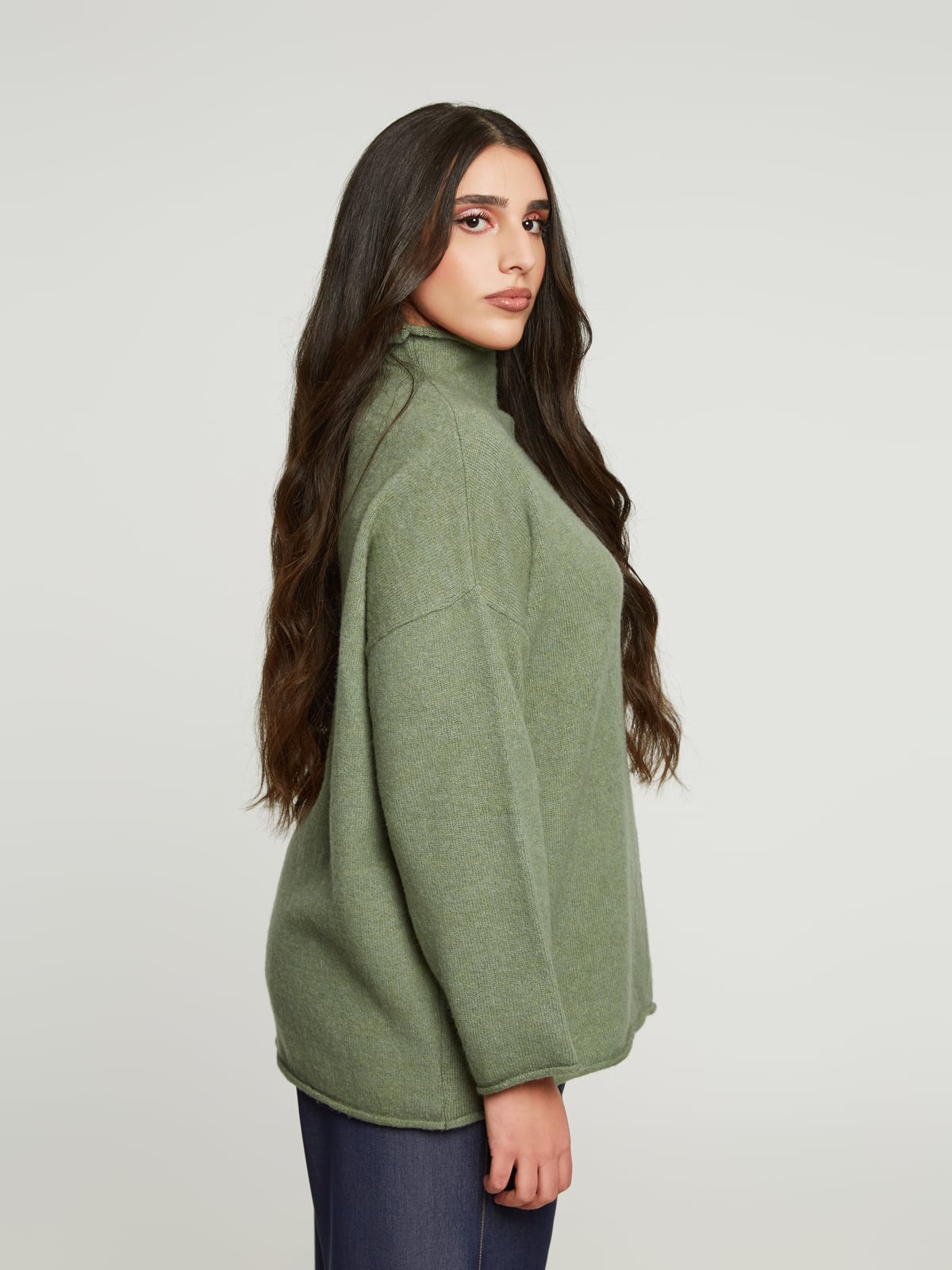 Πλεκτή μπλούζα ζιβάγκο σε χαλαρή γραμμή φωτογραφία