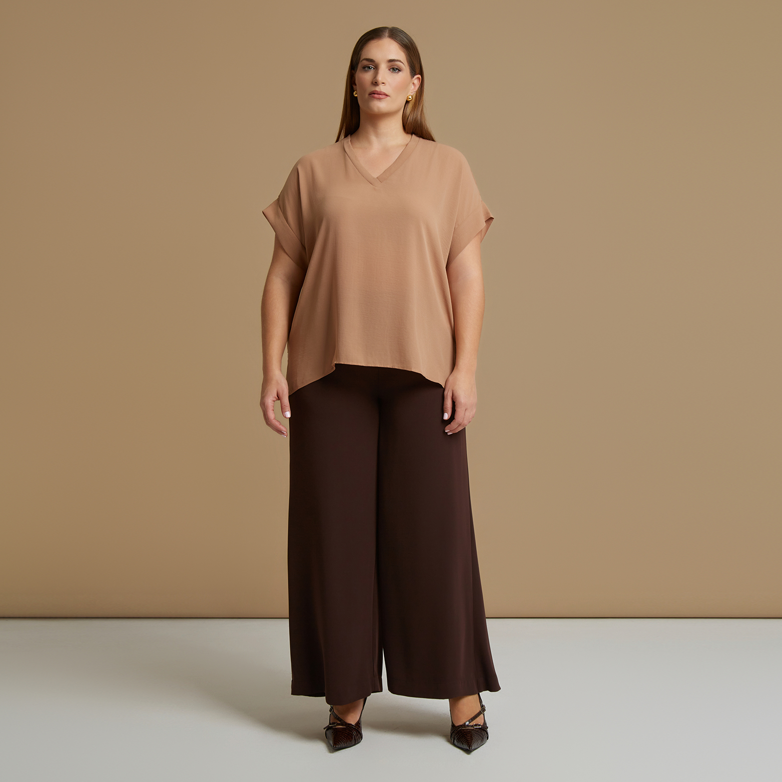 Crepe essential V-neck top