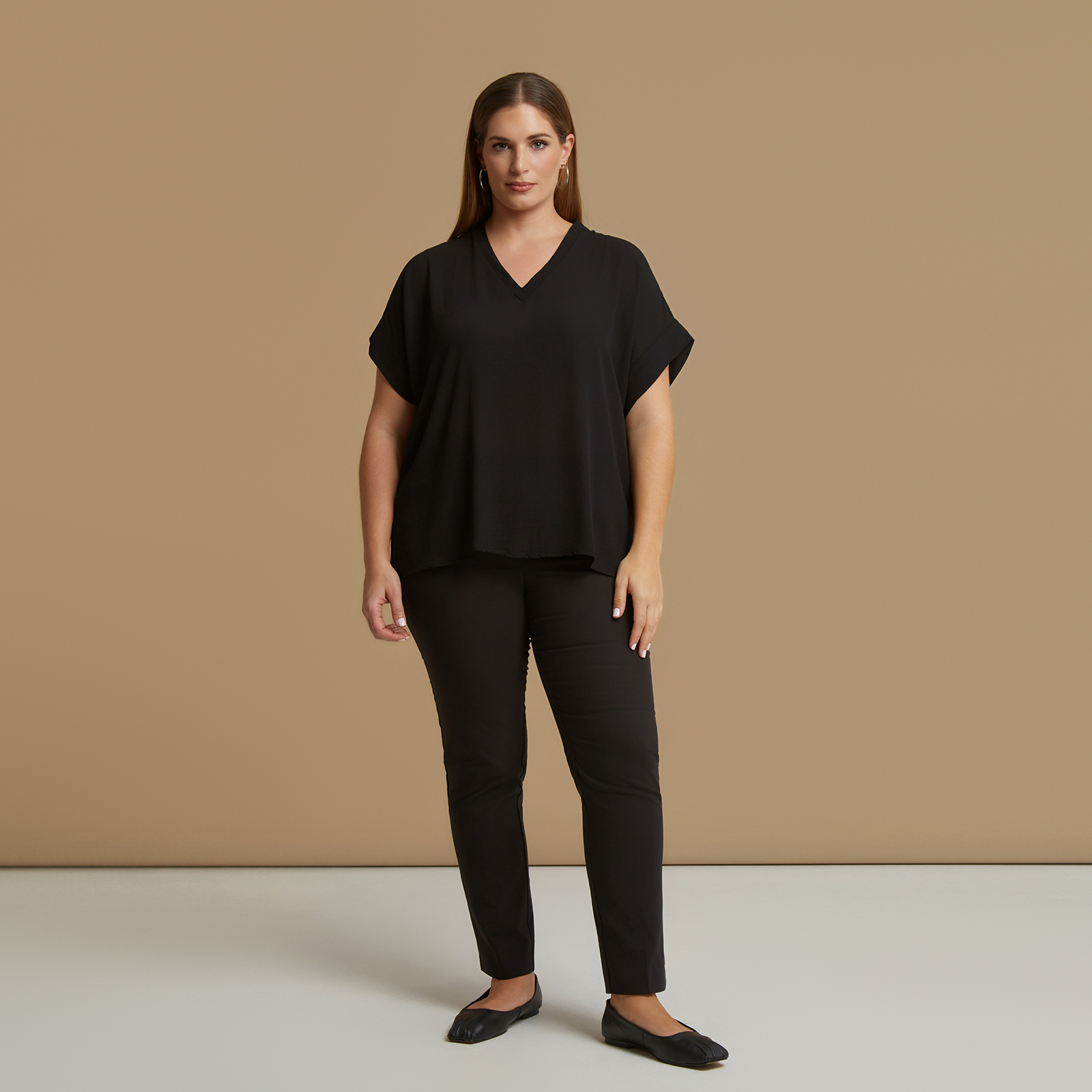 Crepe essential V-neck top