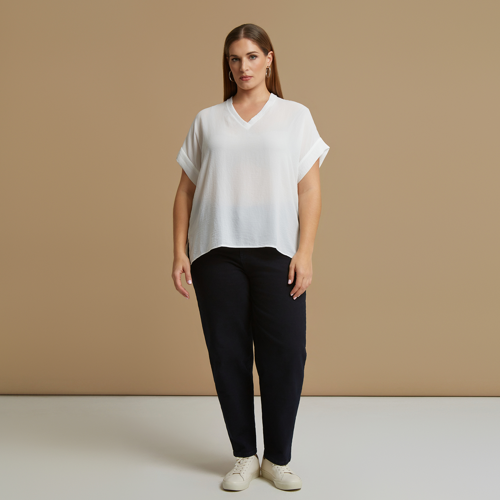 Crepe essential V-neck top