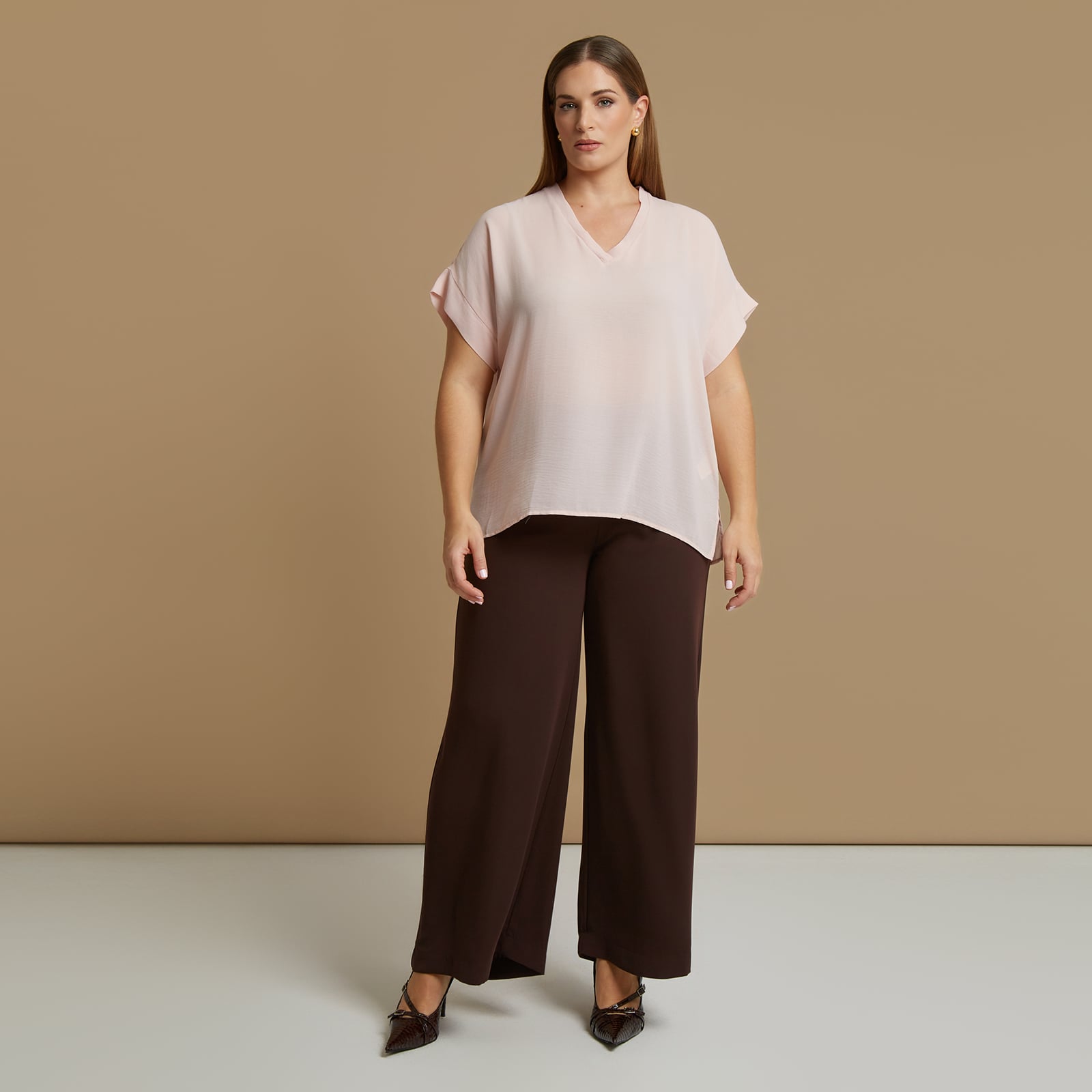 MAT FASHION Μπλούζα essential με V-λαιμόκοψη