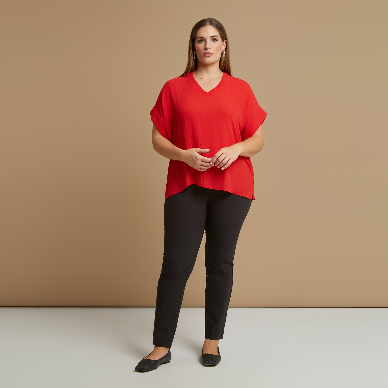 MAT FASHION Μπλούζα essential με V-λαιμόκοψη