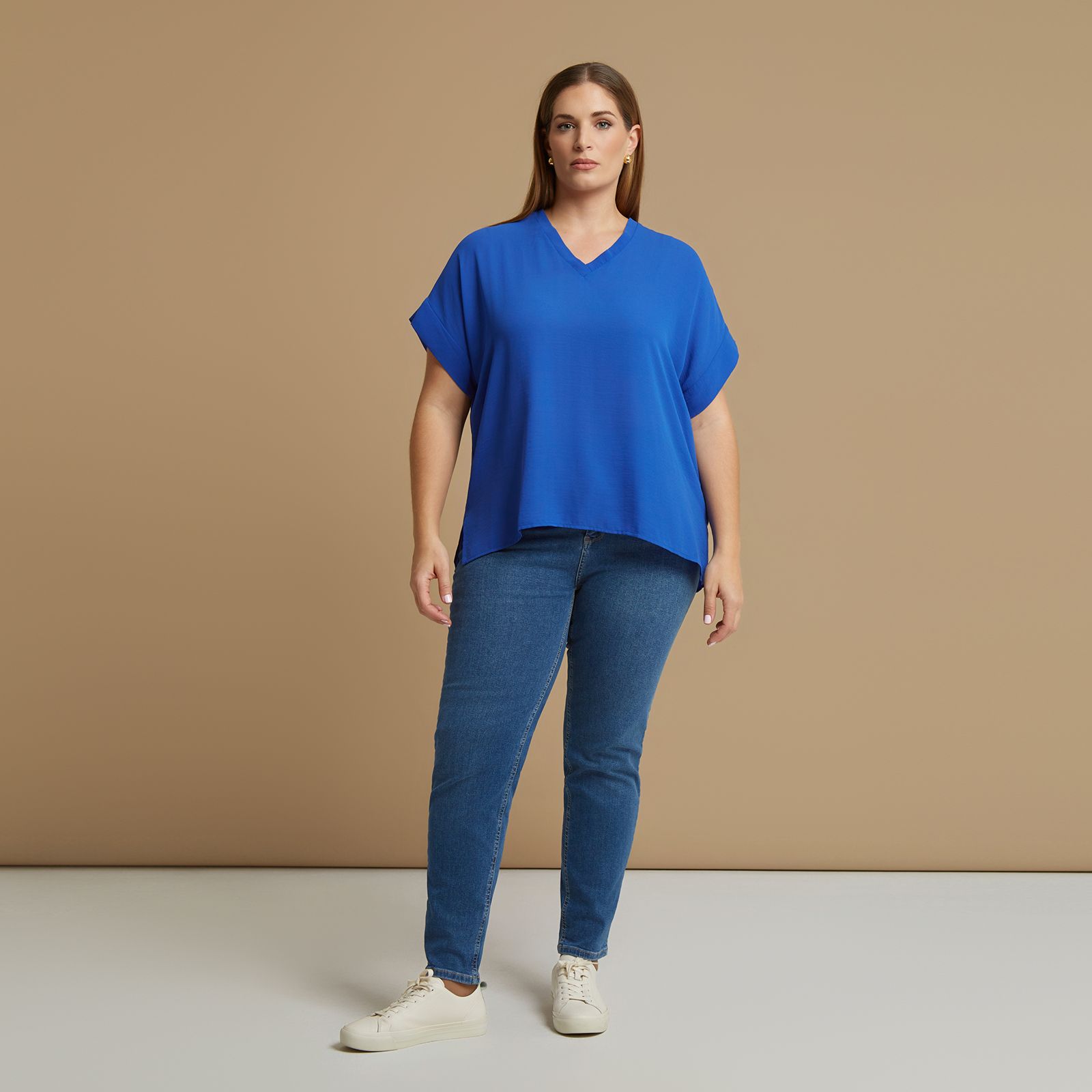 Crepe essential V-neck top