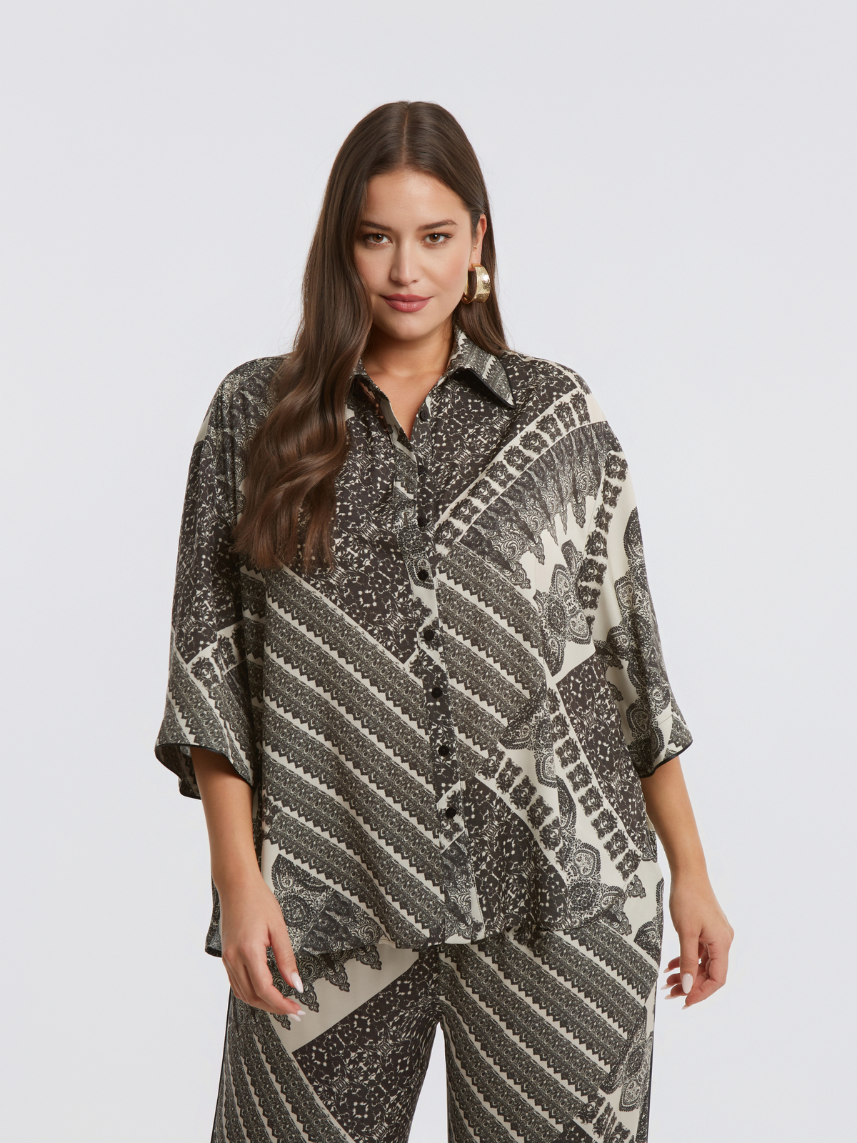 Oversized πουκάμισο με εμπριμέ μοτίβο φωτογραφία