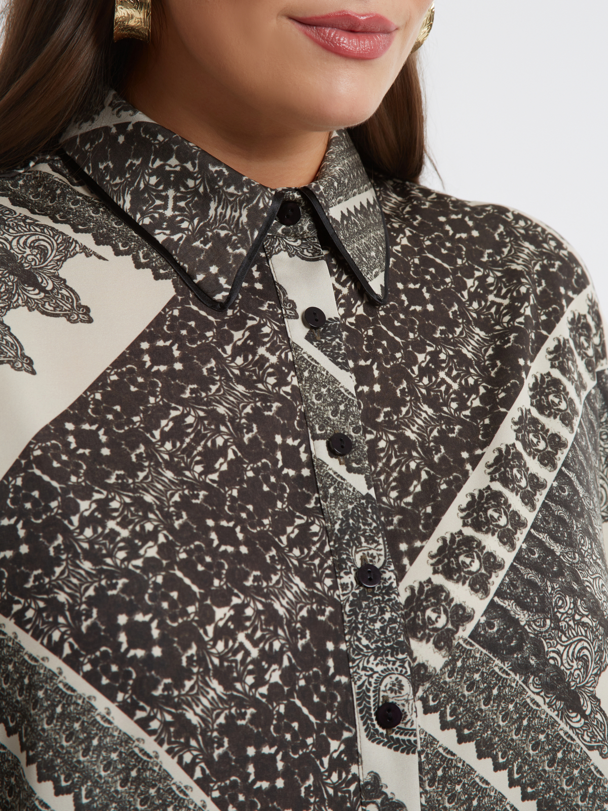 Oversized πουκάμισο με εμπριμέ μοτίβο φωτογραφία