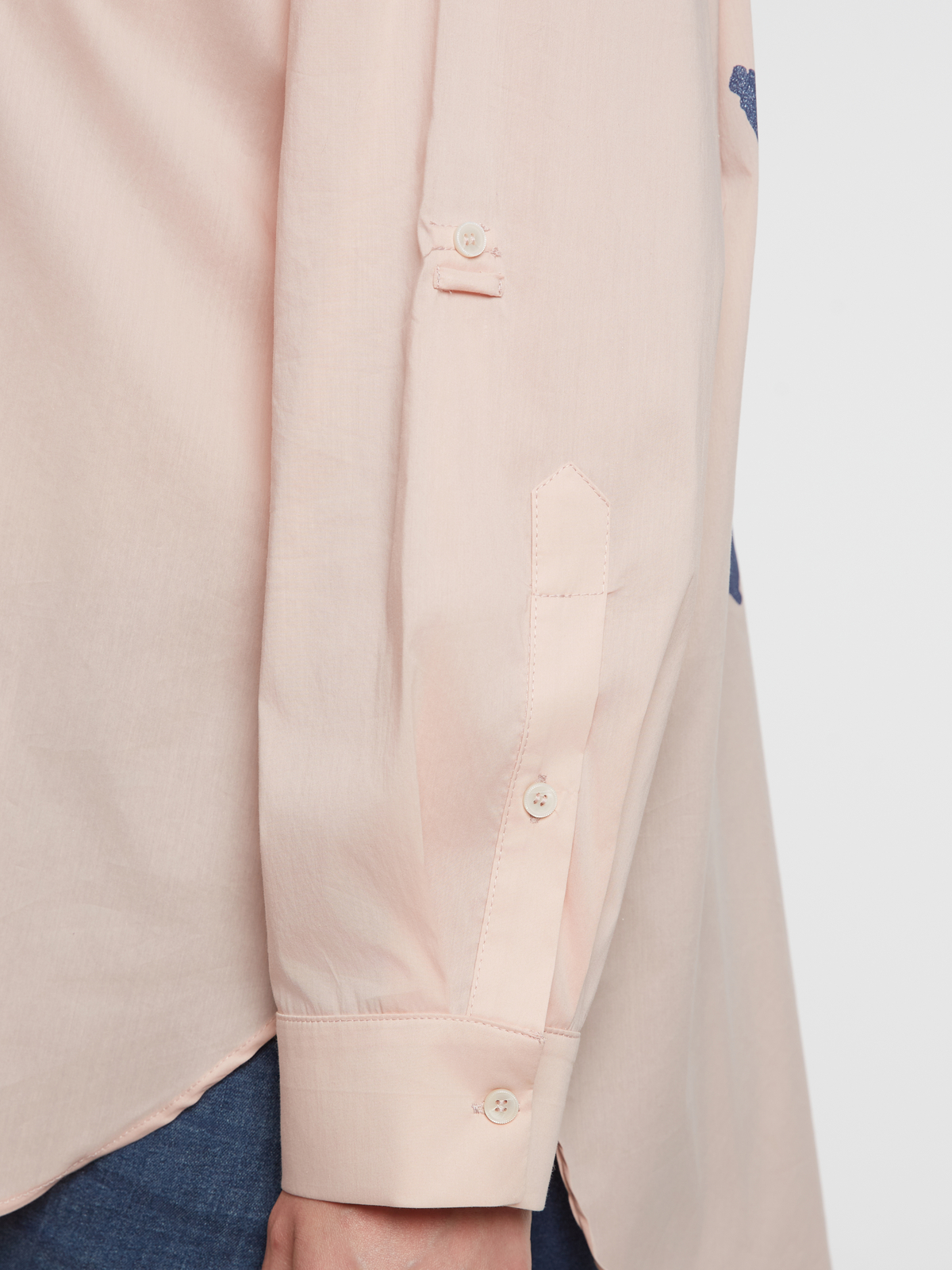 Oversized πουκάμισο με φλόραλ τύπωμα στη πλάτη φωτογραφία