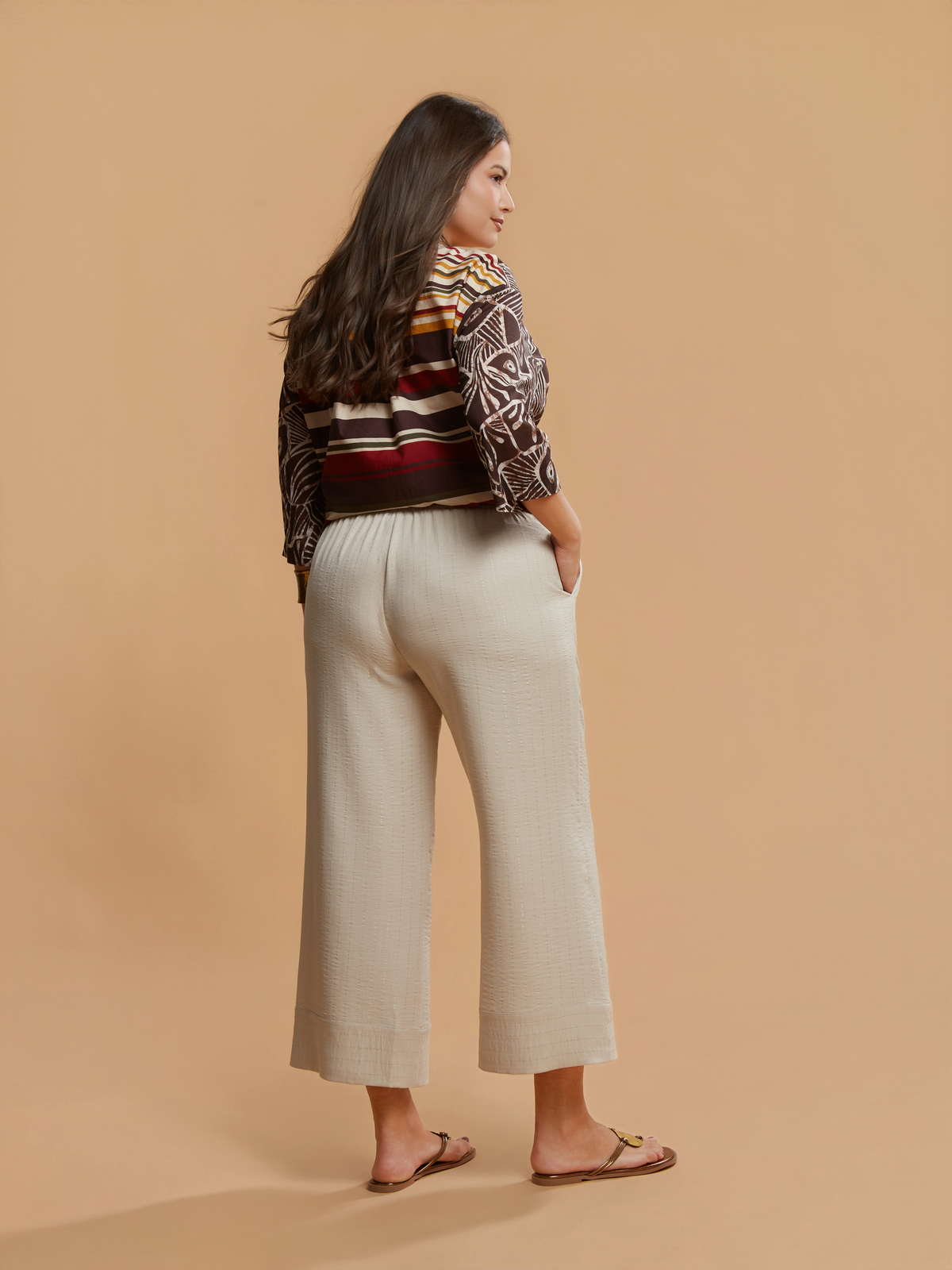 Cropped παντελόνα με lurex υφή φωτογραφία