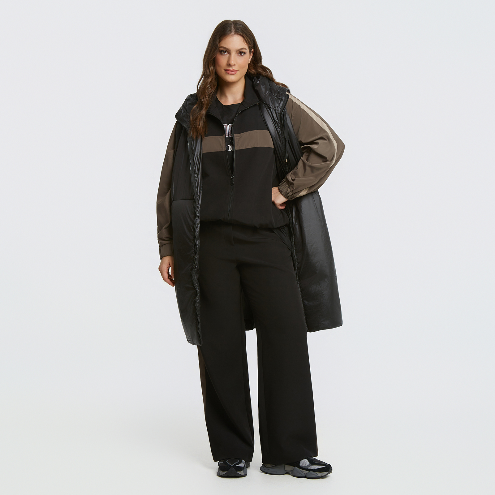 Wide-leg joggers with satin-effect side panels