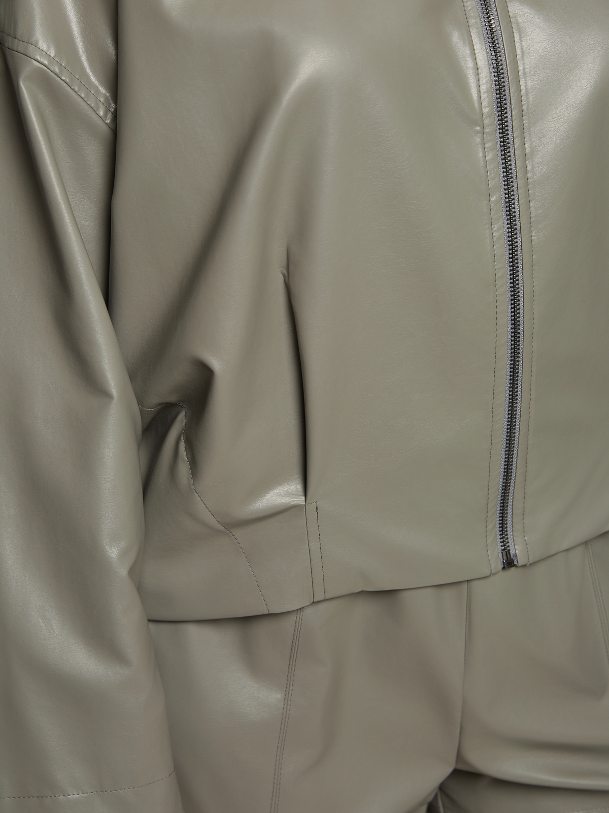 Leather-look τζάκετ με φερμουάρ φωτογραφία