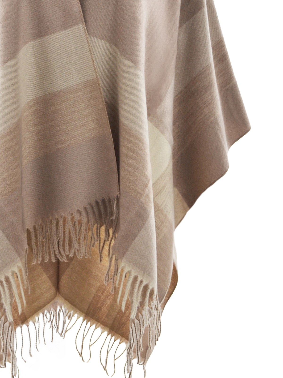 Μίνιμαλ κομψό πόντσο με κρόσσια φωτογραφία