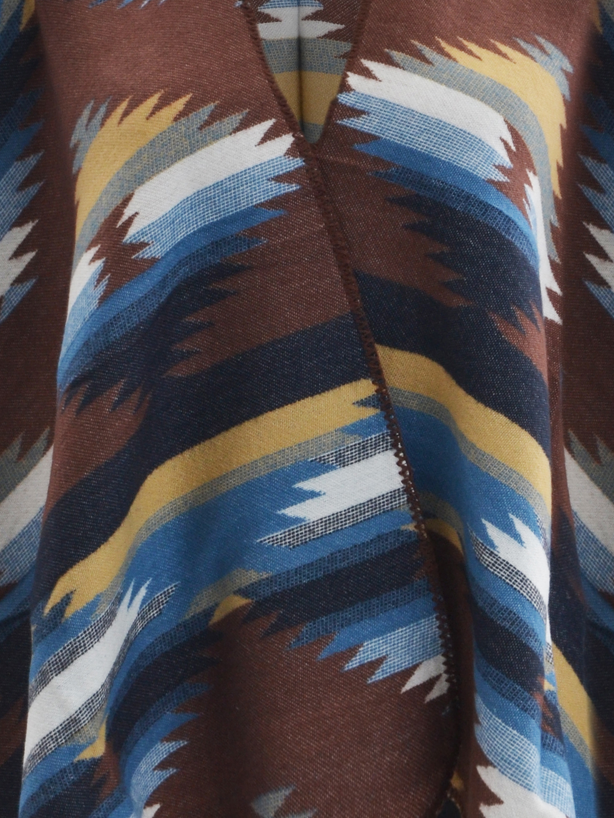 Πόντσο με ethnic γεωμετρικό σχέδιο φωτογραφία