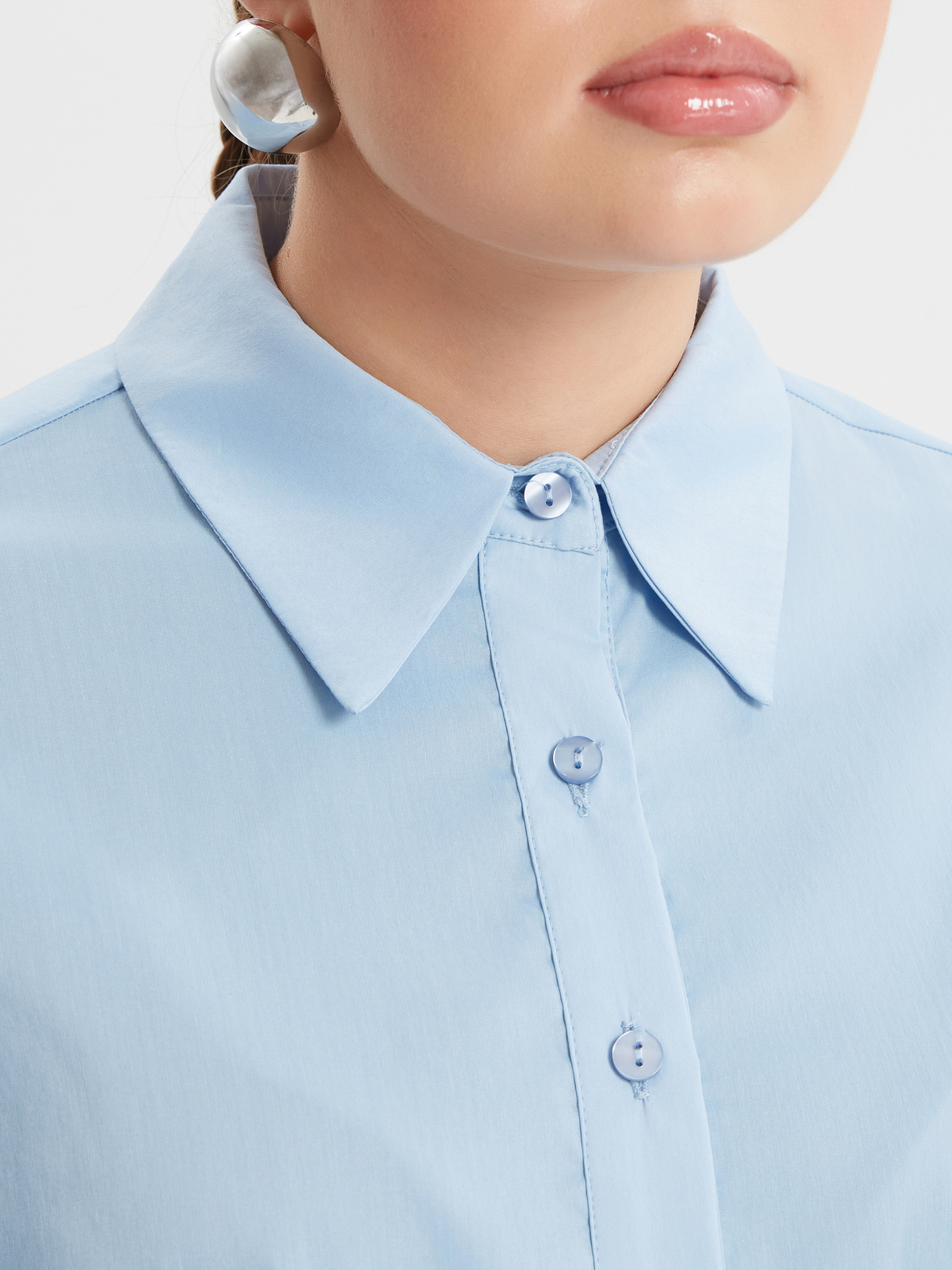 Πουκάμισο ποπλίνα με στρογγυλό τελείωμα φωτογραφία