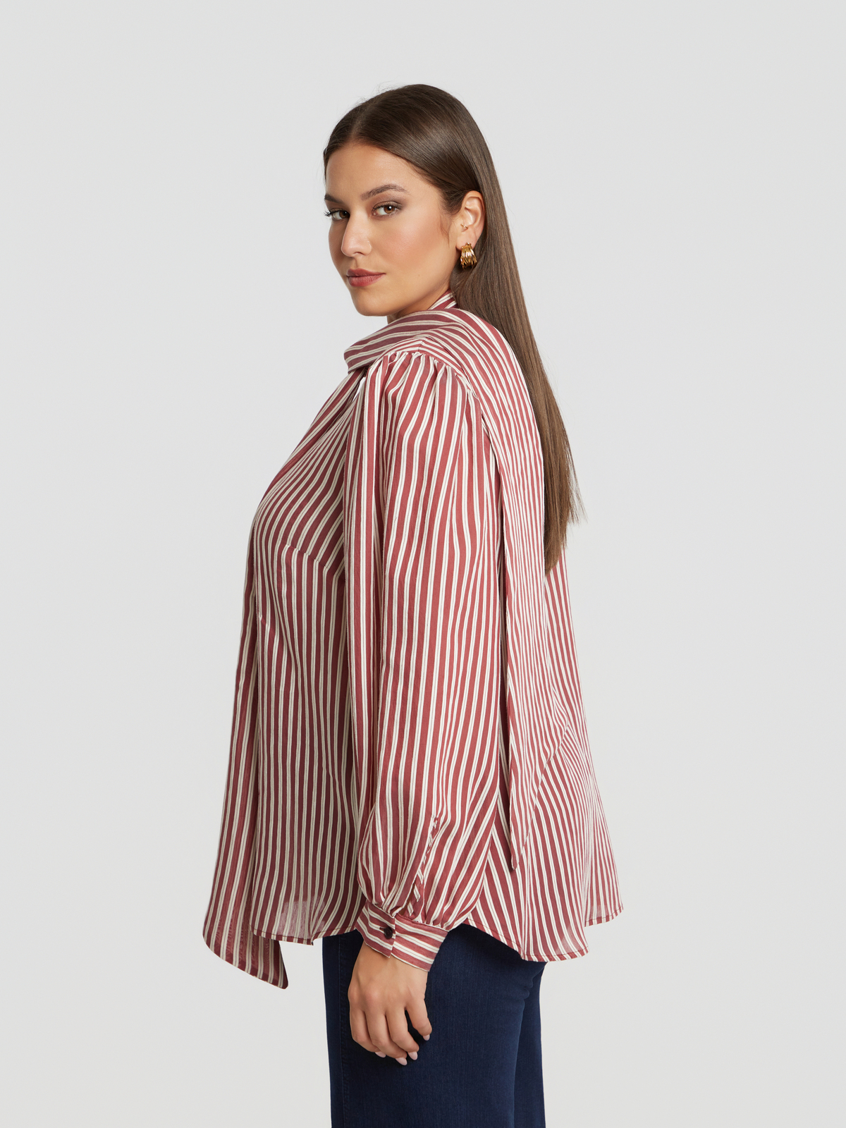 Ριγέ πουκάμισο με φιόγκο φωτογραφία