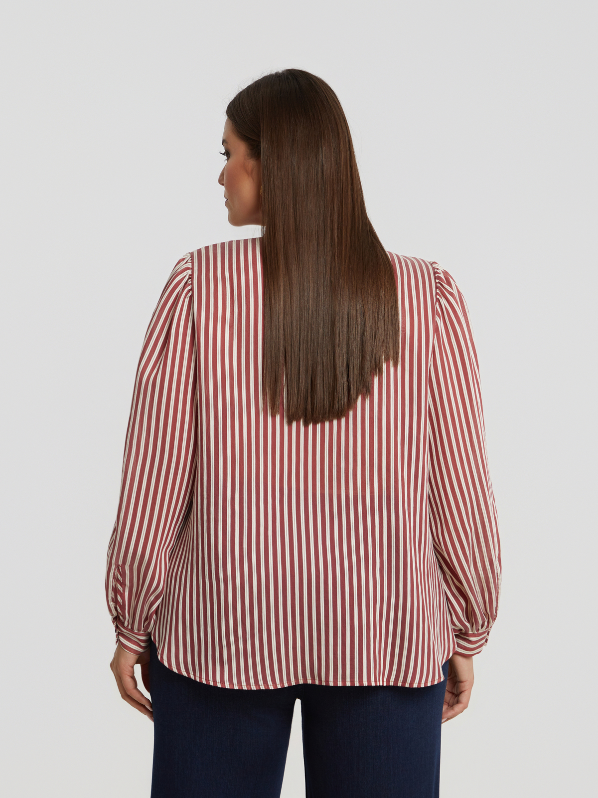 Ριγέ πουκάμισο με φιόγκο φωτογραφία