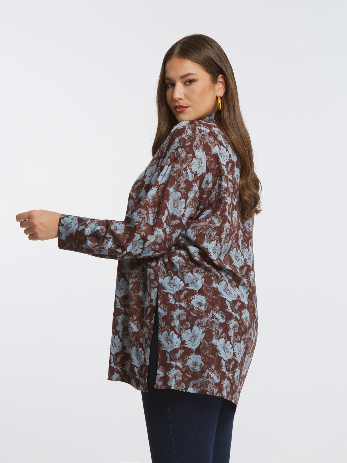 Oversized πουκάμισο με φλοράλ μοτίβο φωτογραφία