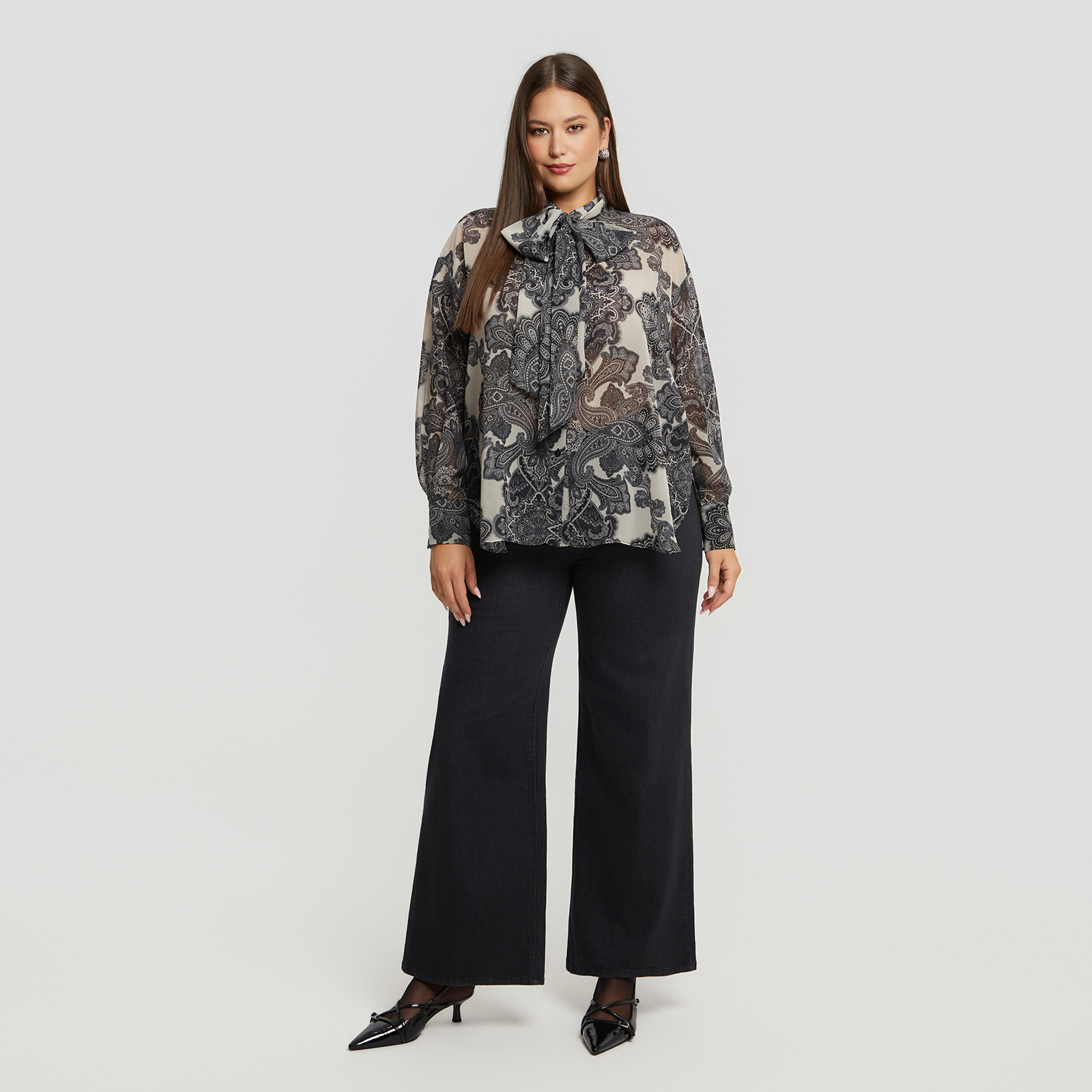 Long-sleeved paisley shirt with neck tie detail