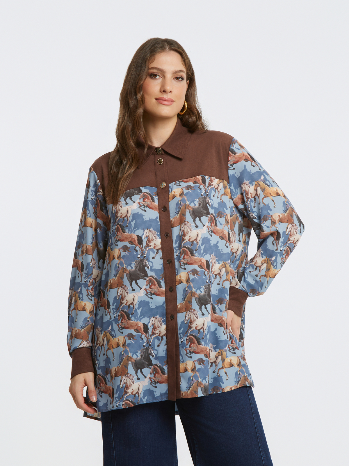 Πουκάμισο με εντυπωσιακό equestrian σχέδιο και suede λεπτομέρειες φωτογραφία