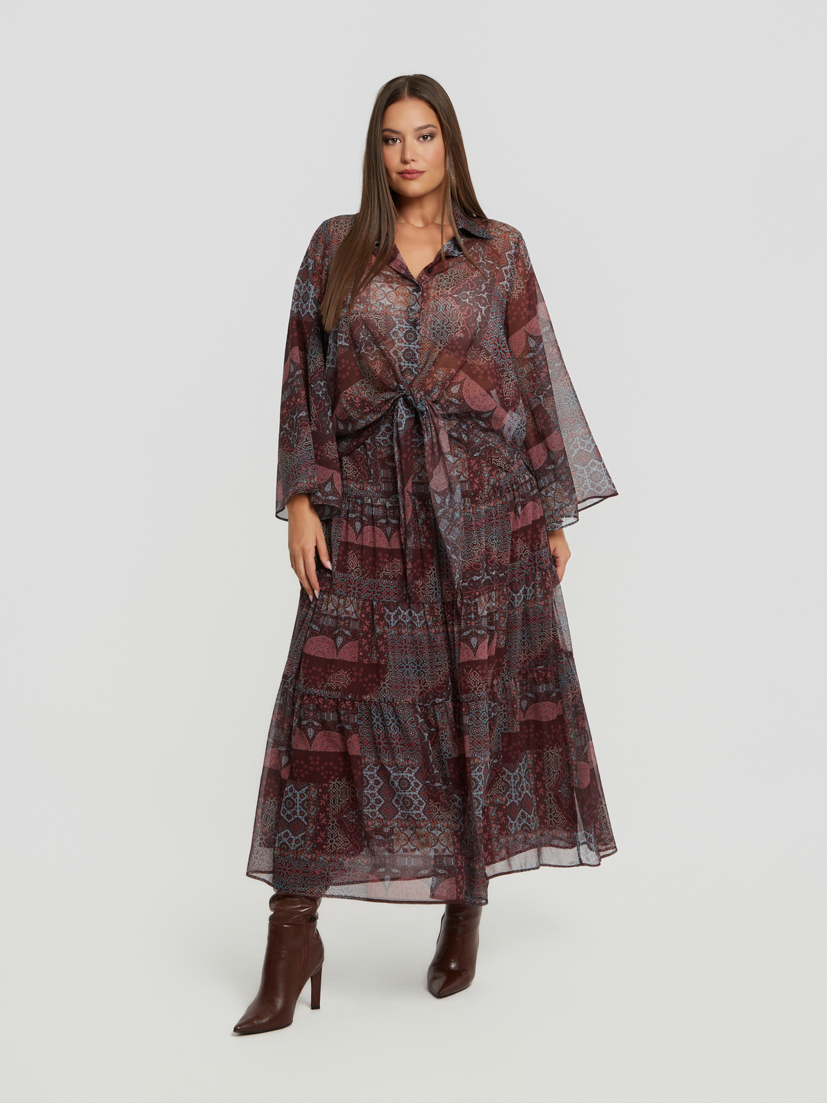 Εμπριμέ πουκάμισο με φαρδιά μανίκια & δέσιμο μπροστά φωτογραφία