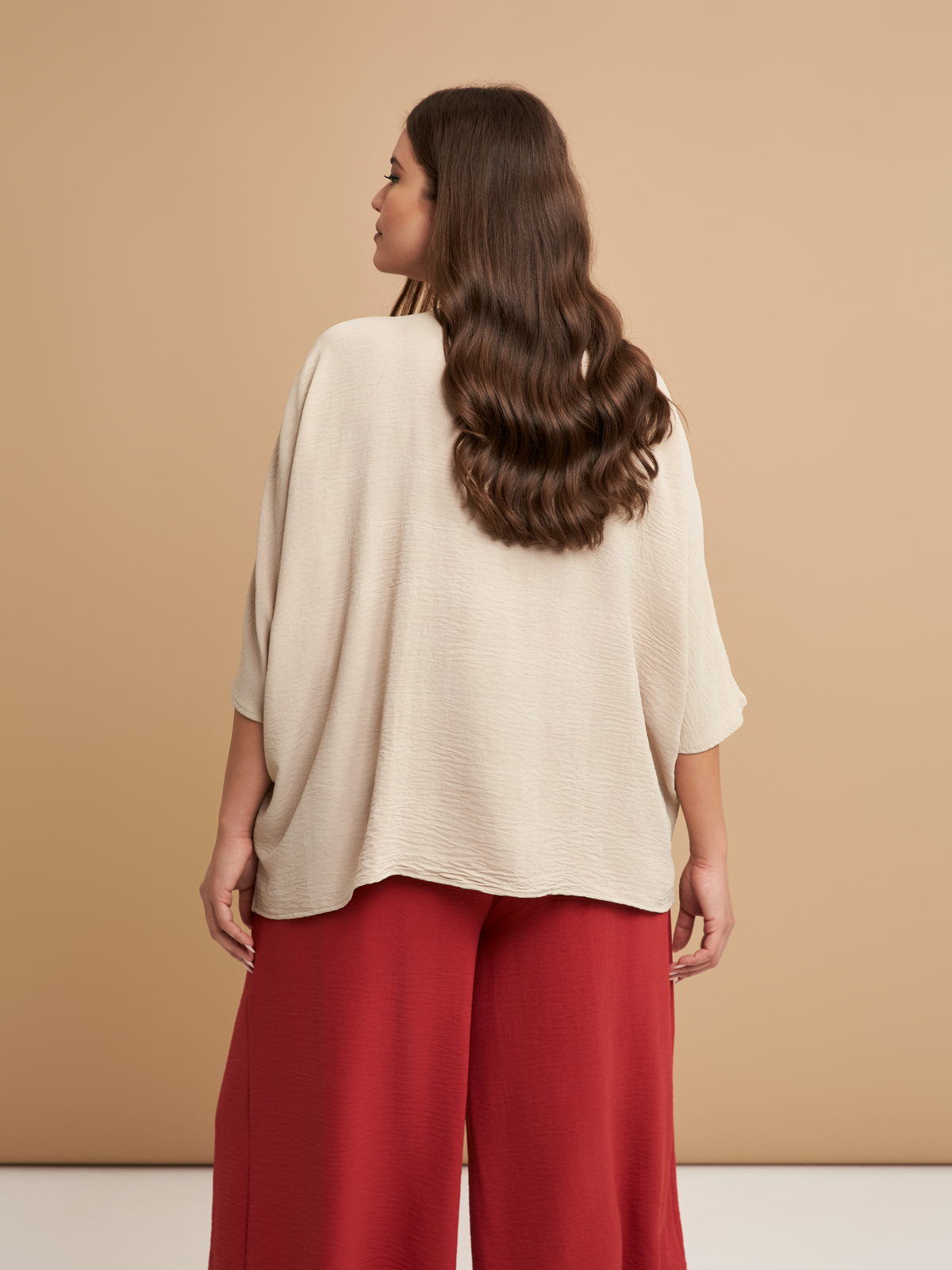 Πουκάμισο κρεπ airwashed με V-λαιμόκοψη φωτογραφία