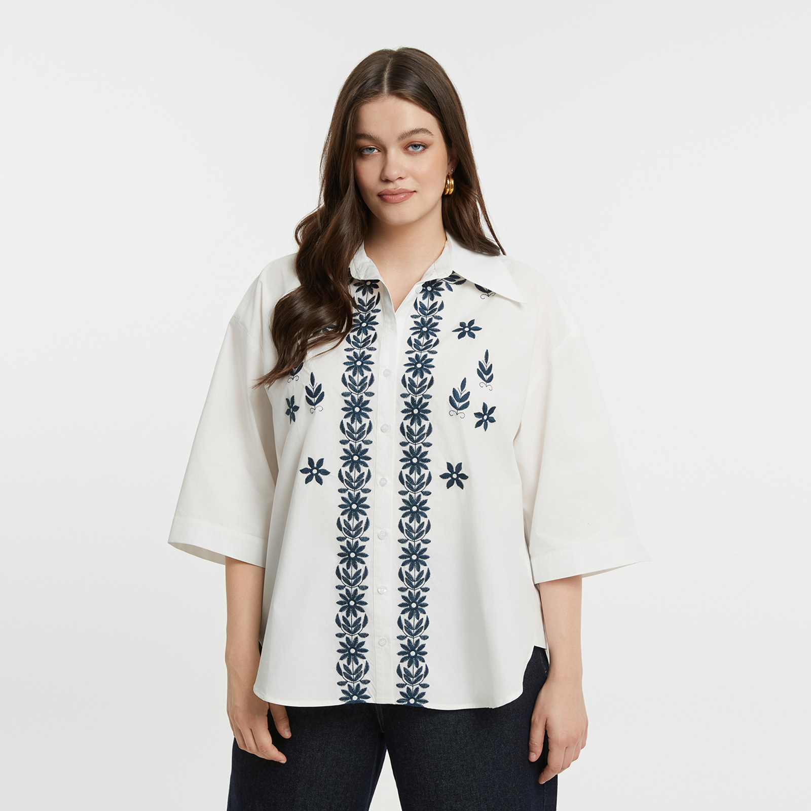 Embroidered cotton shirt with short sleeves