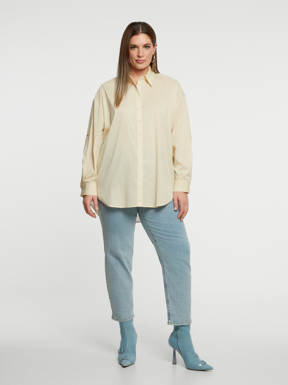 Oversized πουκάμισο με φλόραλ τύπωμα στη πλάτη φωτογραφία