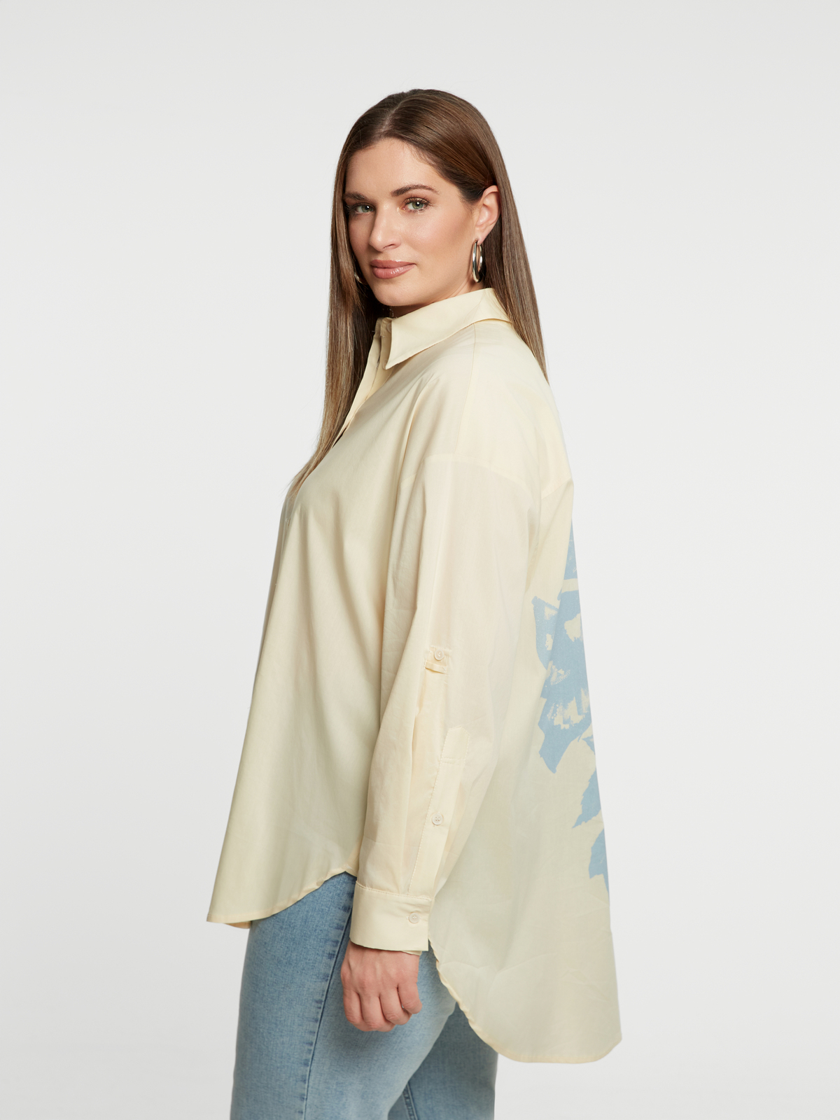 Oversized πουκάμισο με φλόραλ τύπωμα στη πλάτη φωτογραφία