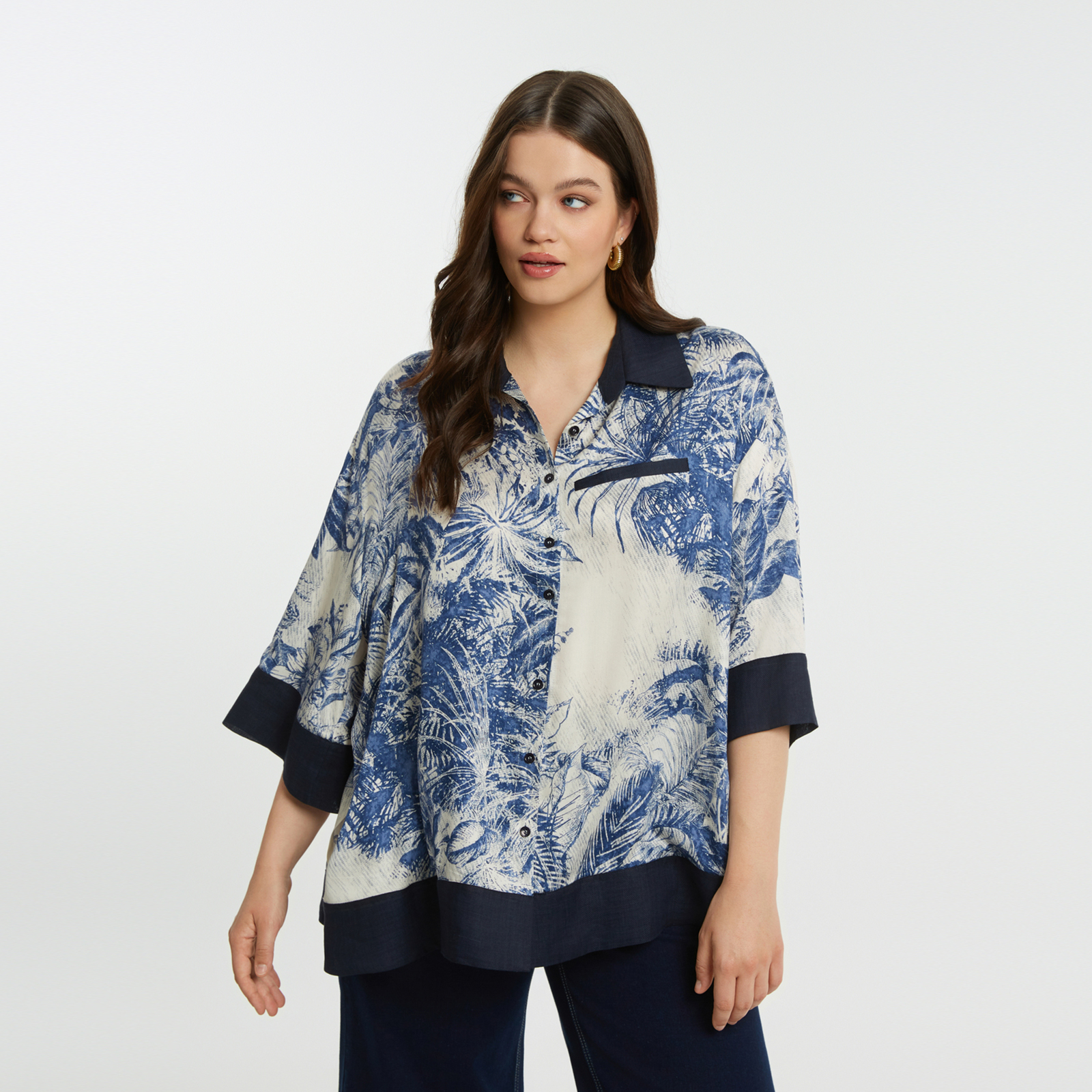 Printed viscose shirt with contrast collar