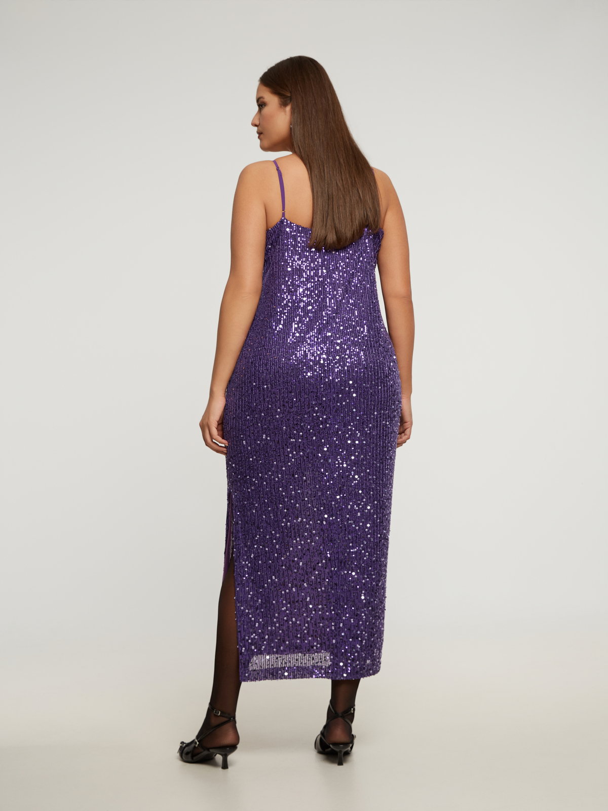 Midi φόρεμα με παγιέτες και λεπτές τιράντες φωτογραφία