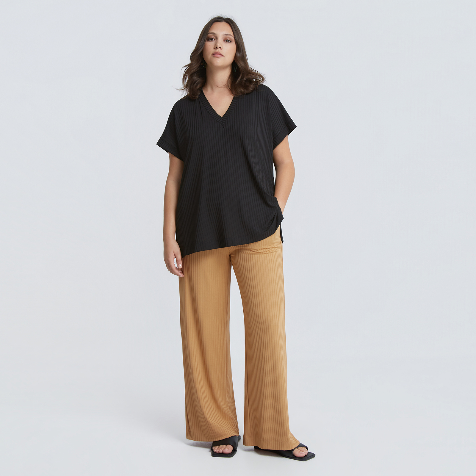 MAT FASHION Ριμπ μπλούζα με V λαιμόκοψη