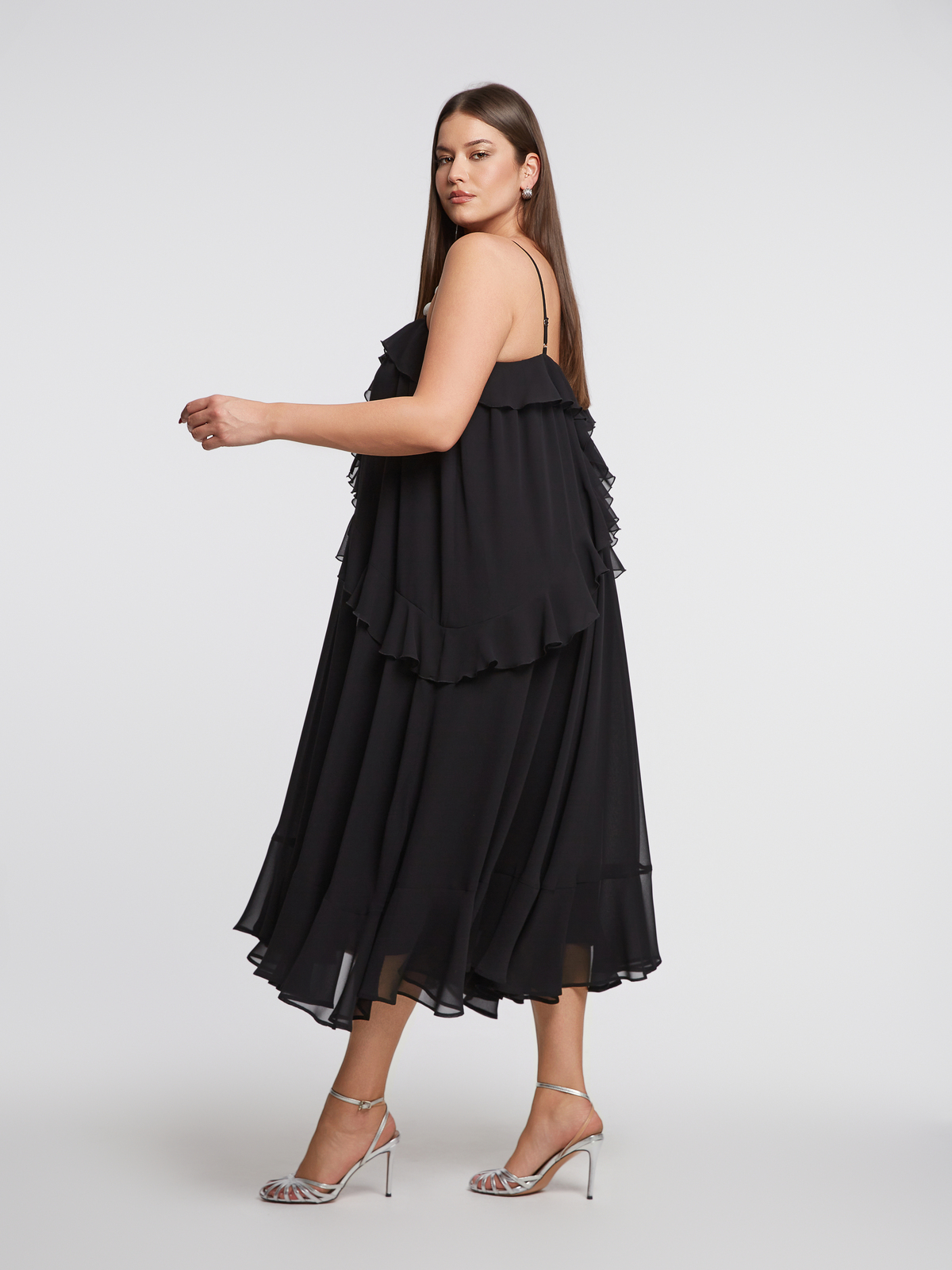 Maxi φόρεμα με βολάν και τιράντες με πέρλες φωτογραφία