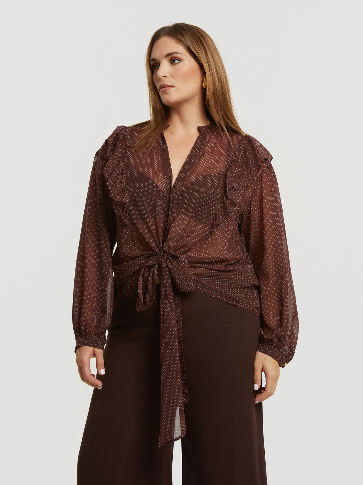 Πουκάμισο με πουά μοτίβο και δέσιμο μπροστά φωτογραφία