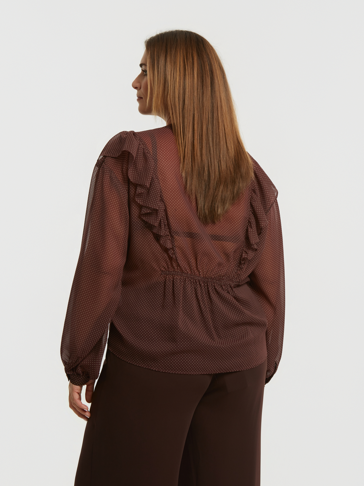 Πουκάμισο με πουά μοτίβο και δέσιμο μπροστά φωτογραφία