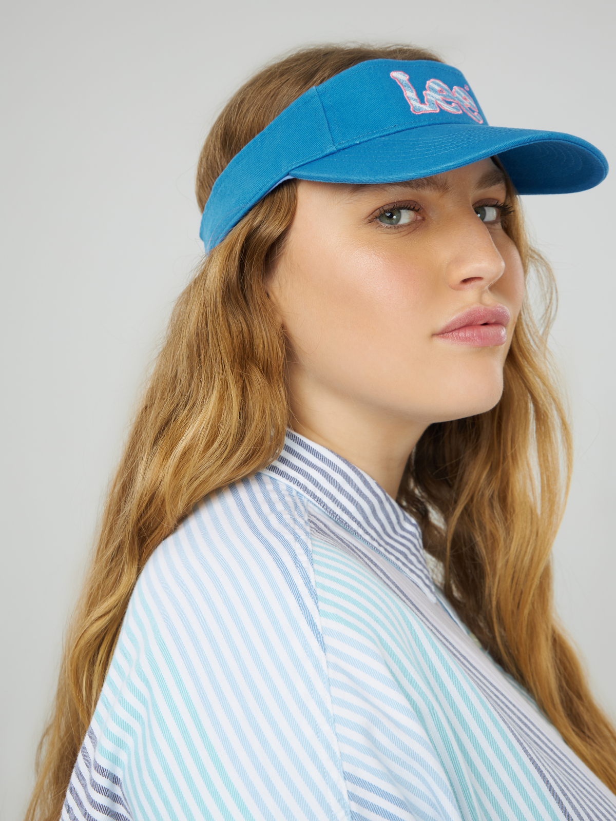 Καπέλο σε στυλ visor φωτογραφία