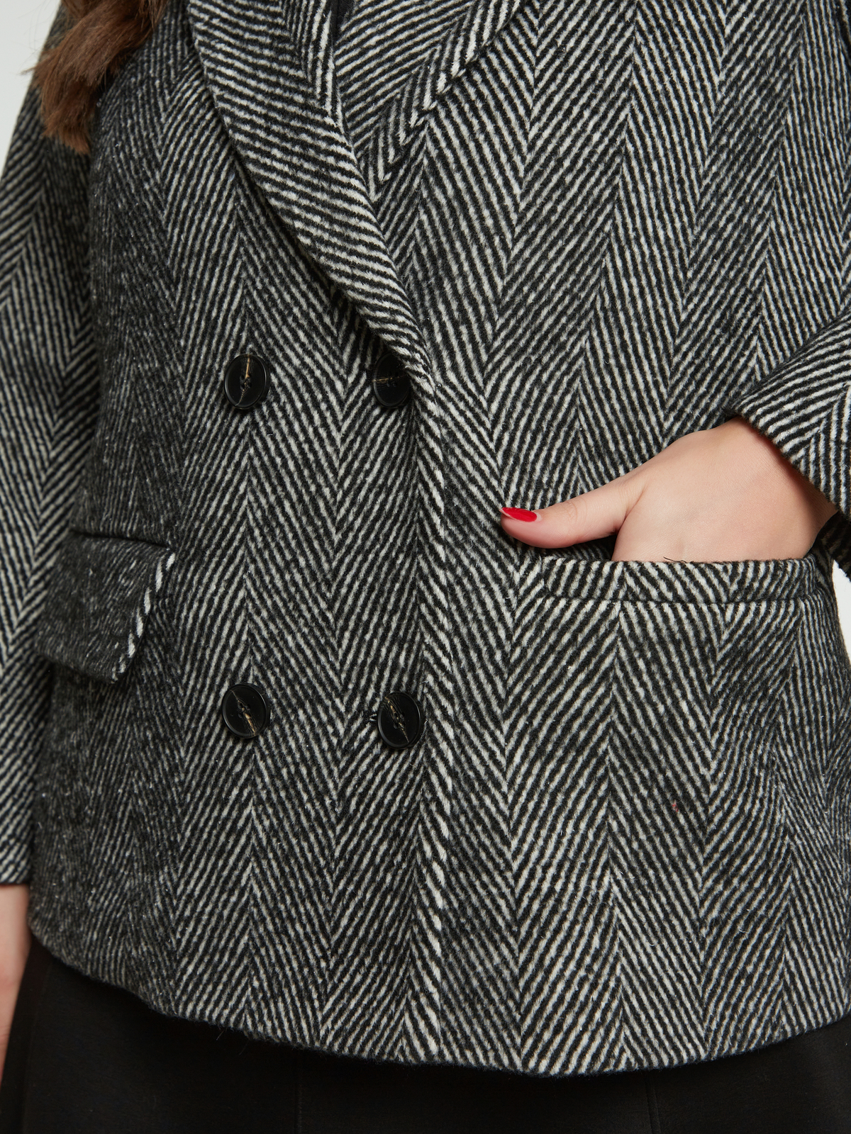 Σακάκι με μοτίβο ψαροκόκαλο και αποσπώμενη κουκούλα φωτογραφία